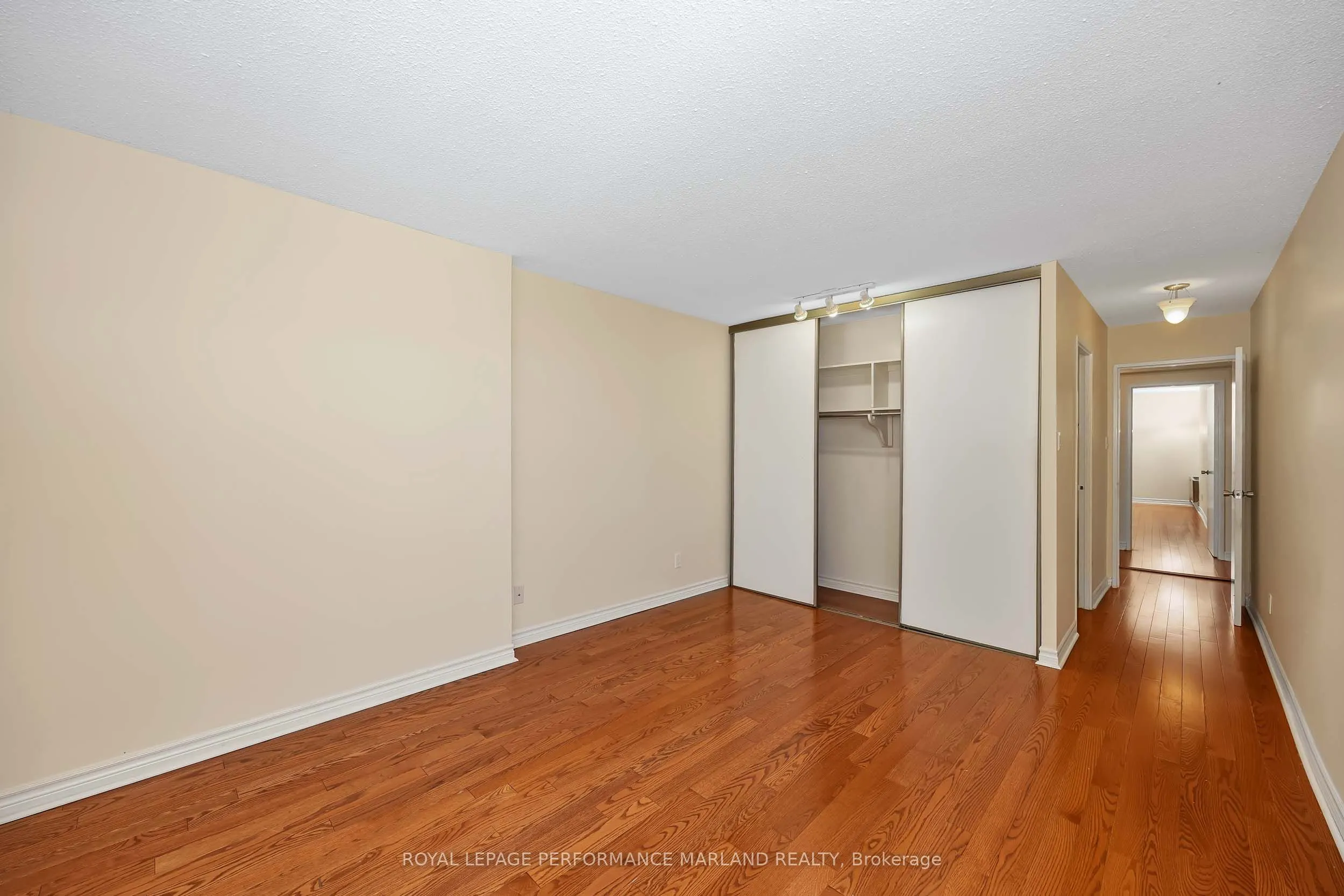 71 Somerset Street W #1903