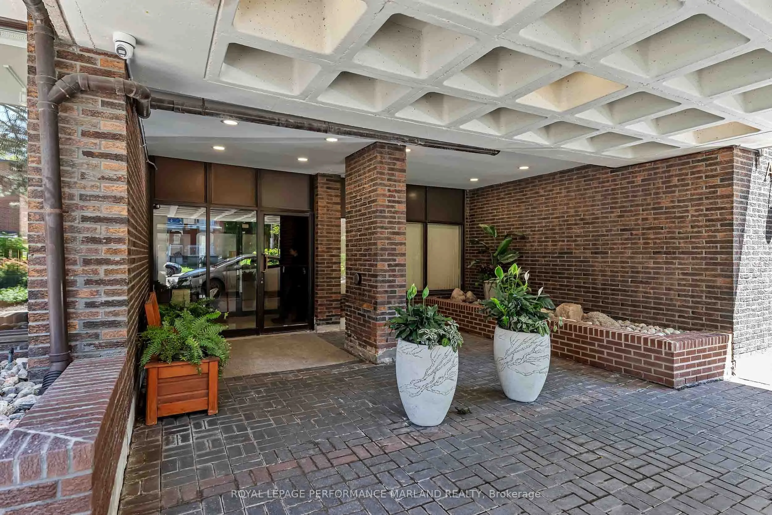71 Somerset Street W #1903