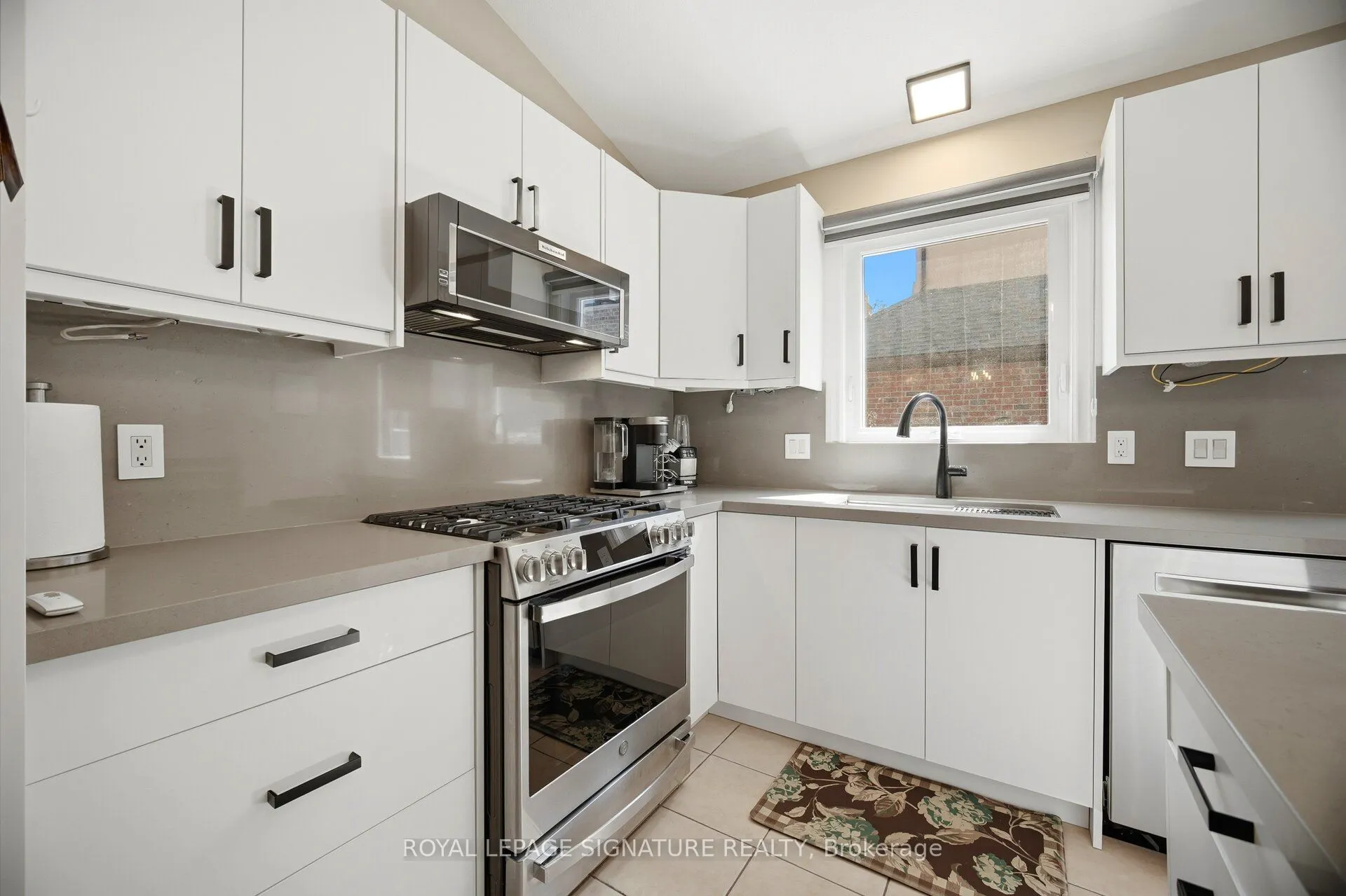 5122 Meadowood Lane