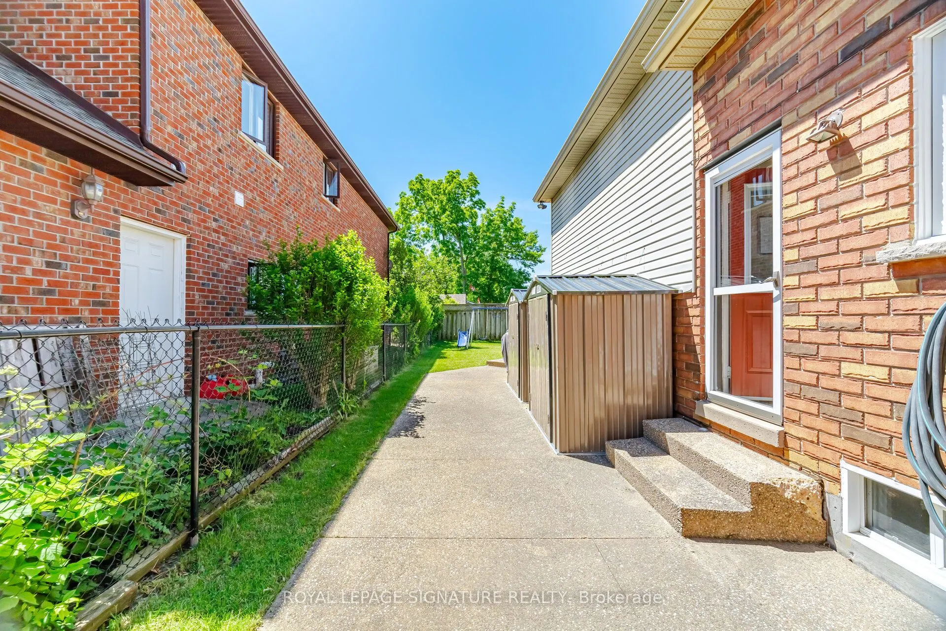 5122 Meadowood Lane