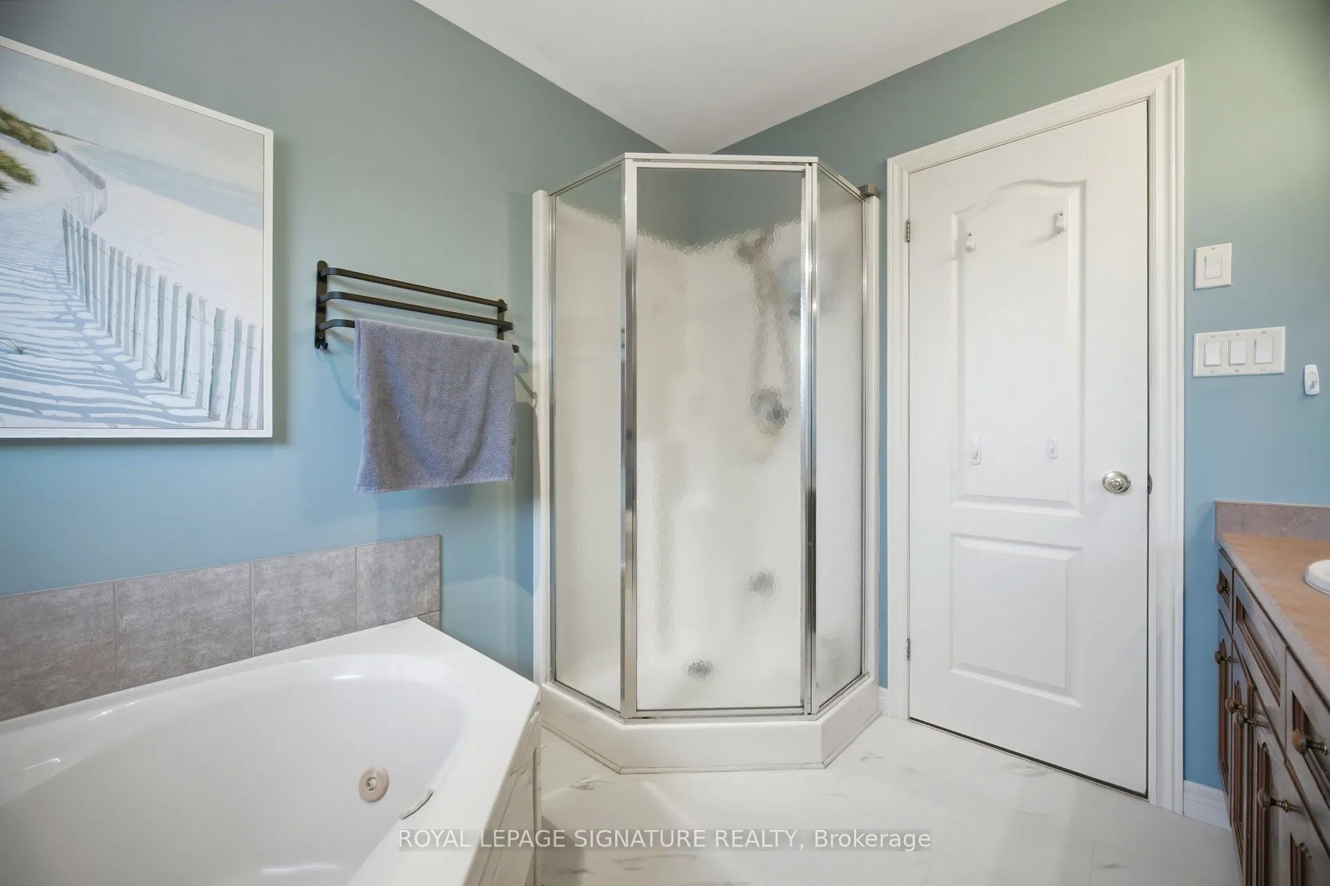 5122 Meadowood Lane