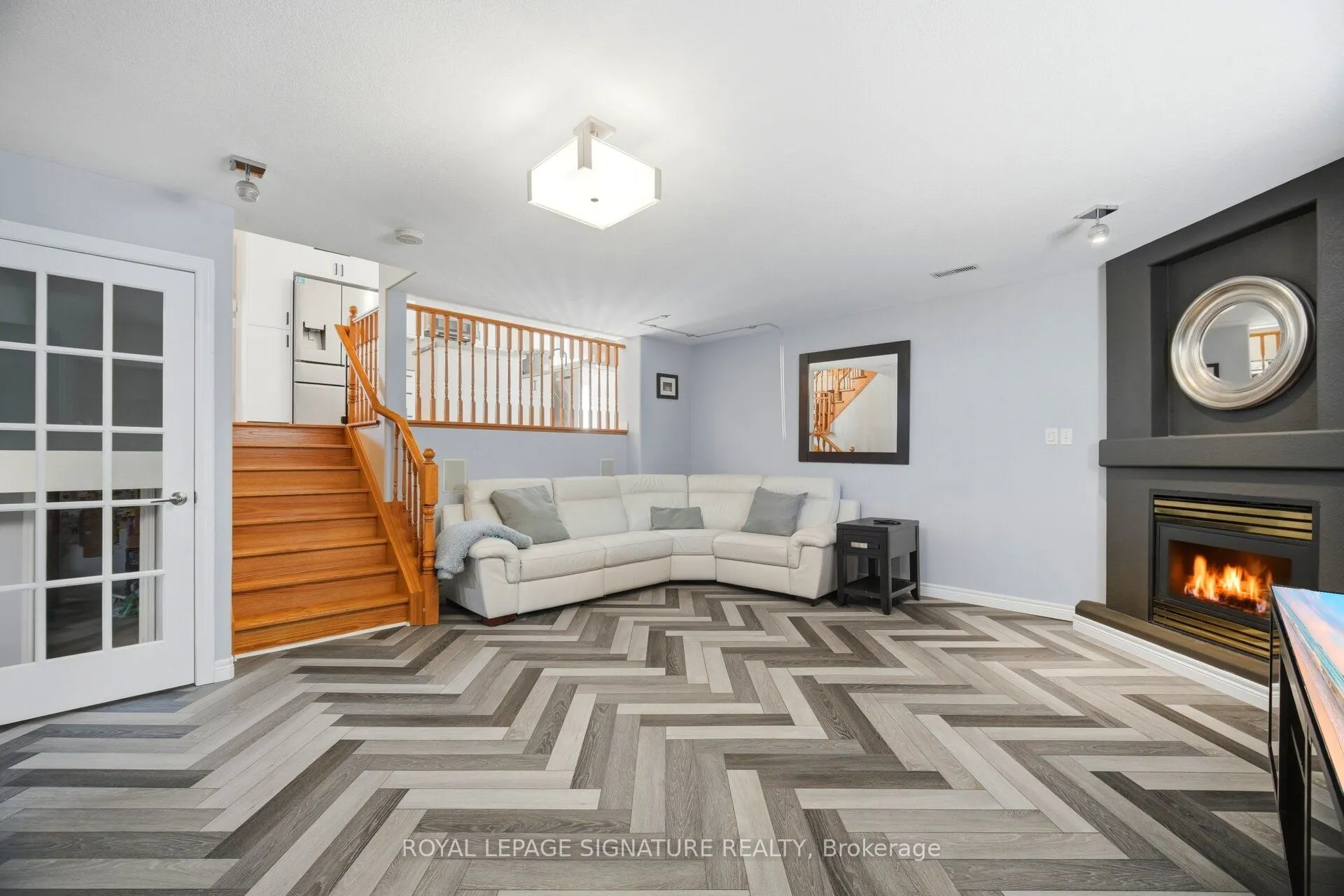 5122 Meadowood Lane