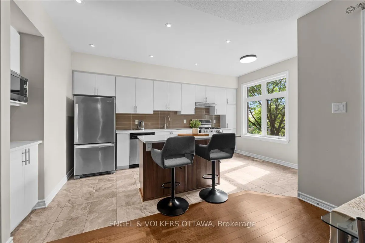 75 Blueheart Bay