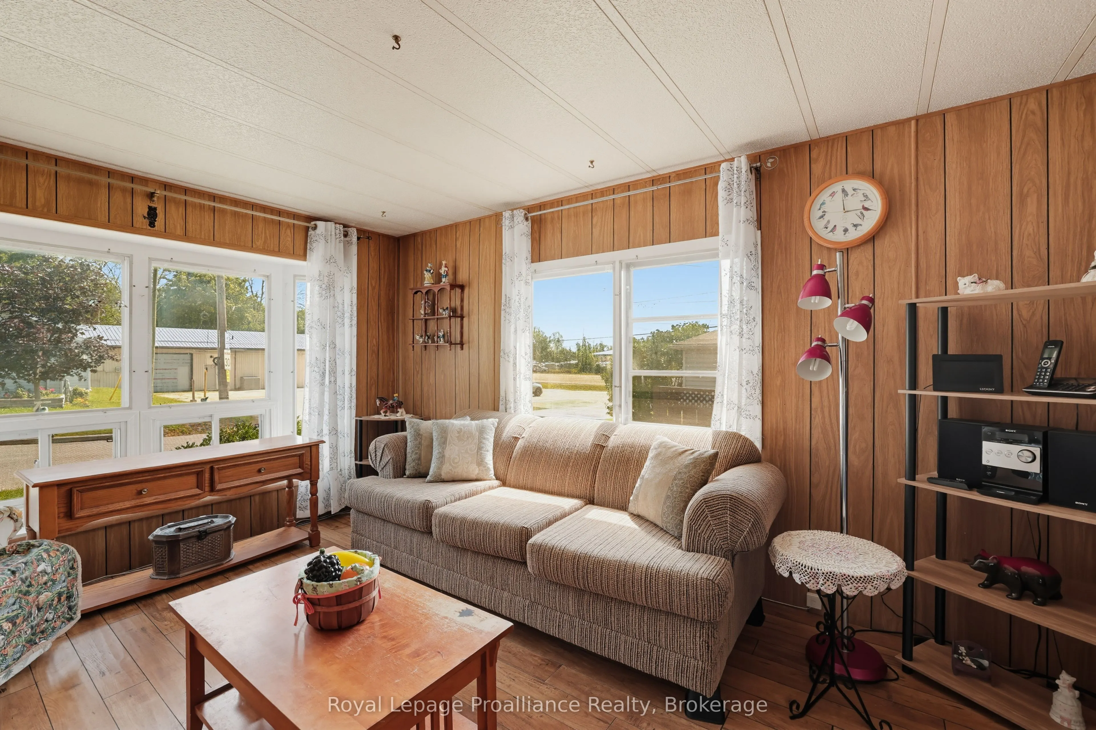 5 Kenneth Boulevard