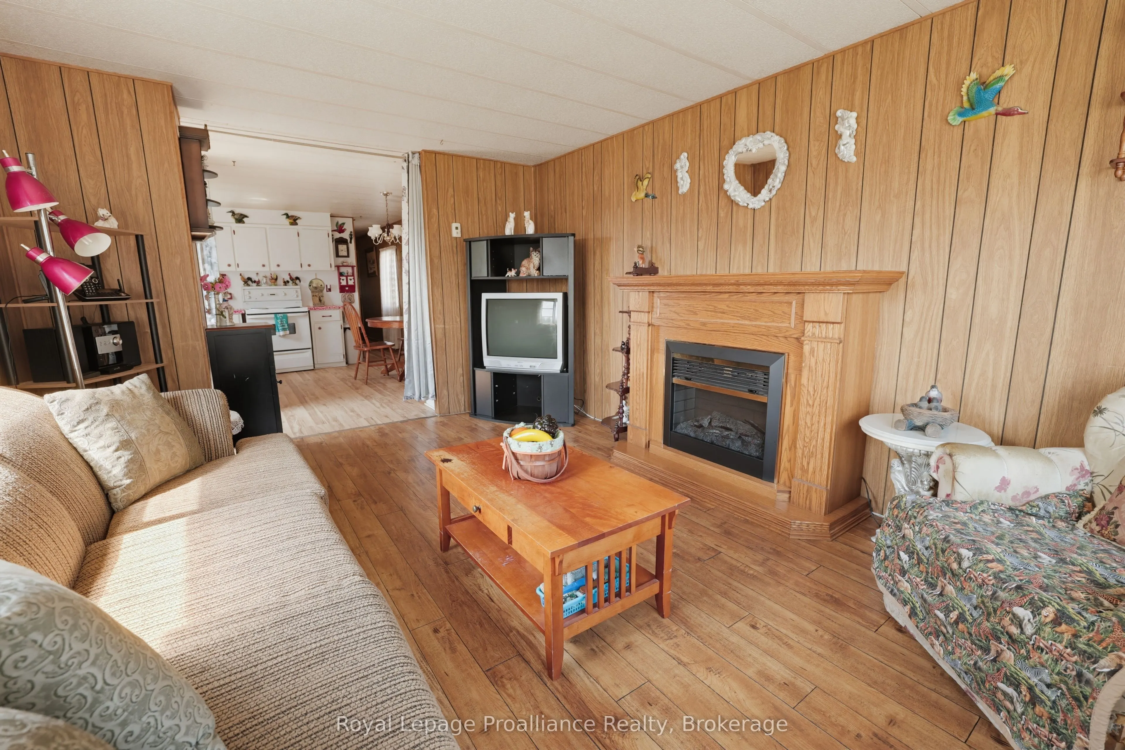 5 Kenneth Boulevard