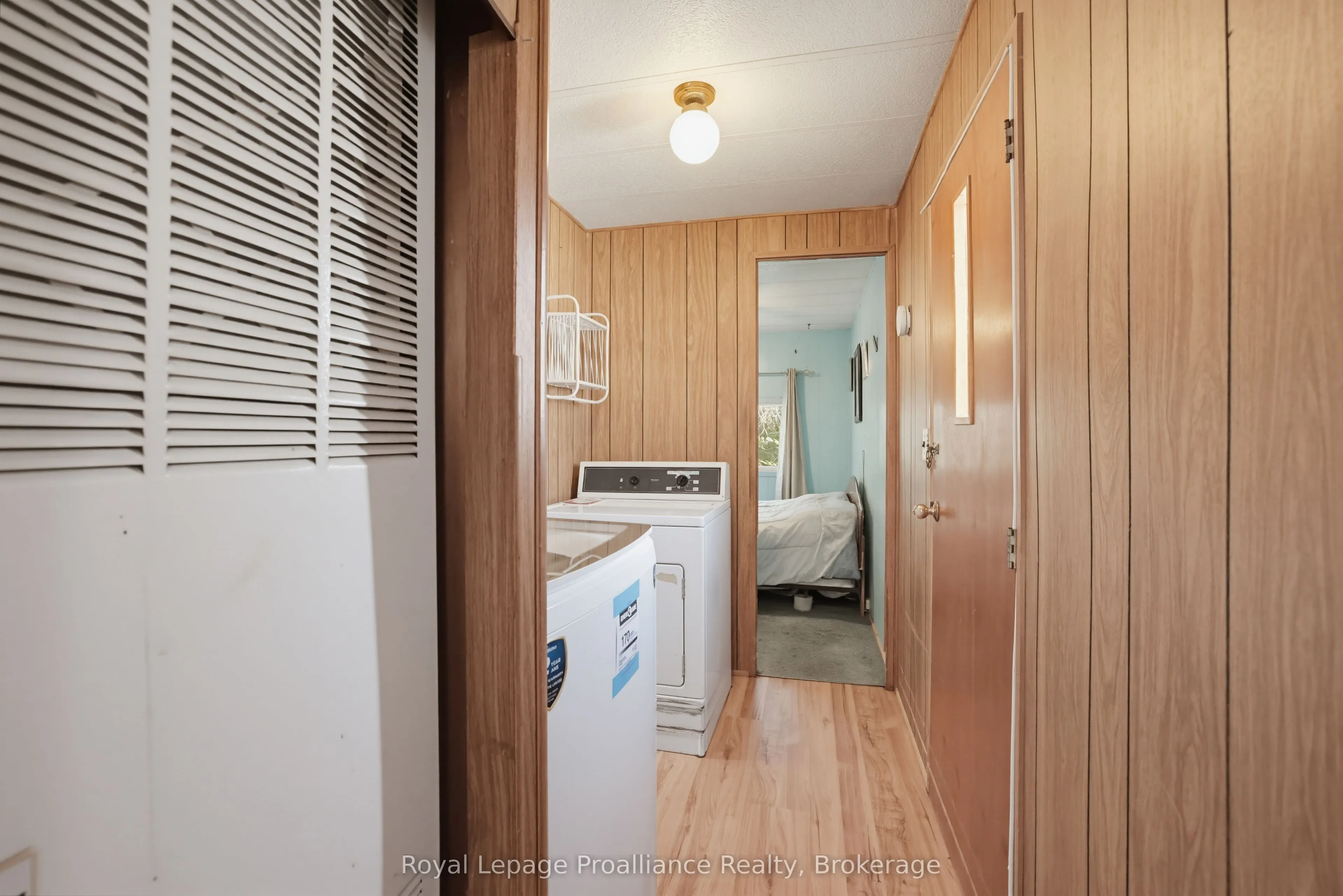 5 Kenneth Boulevard