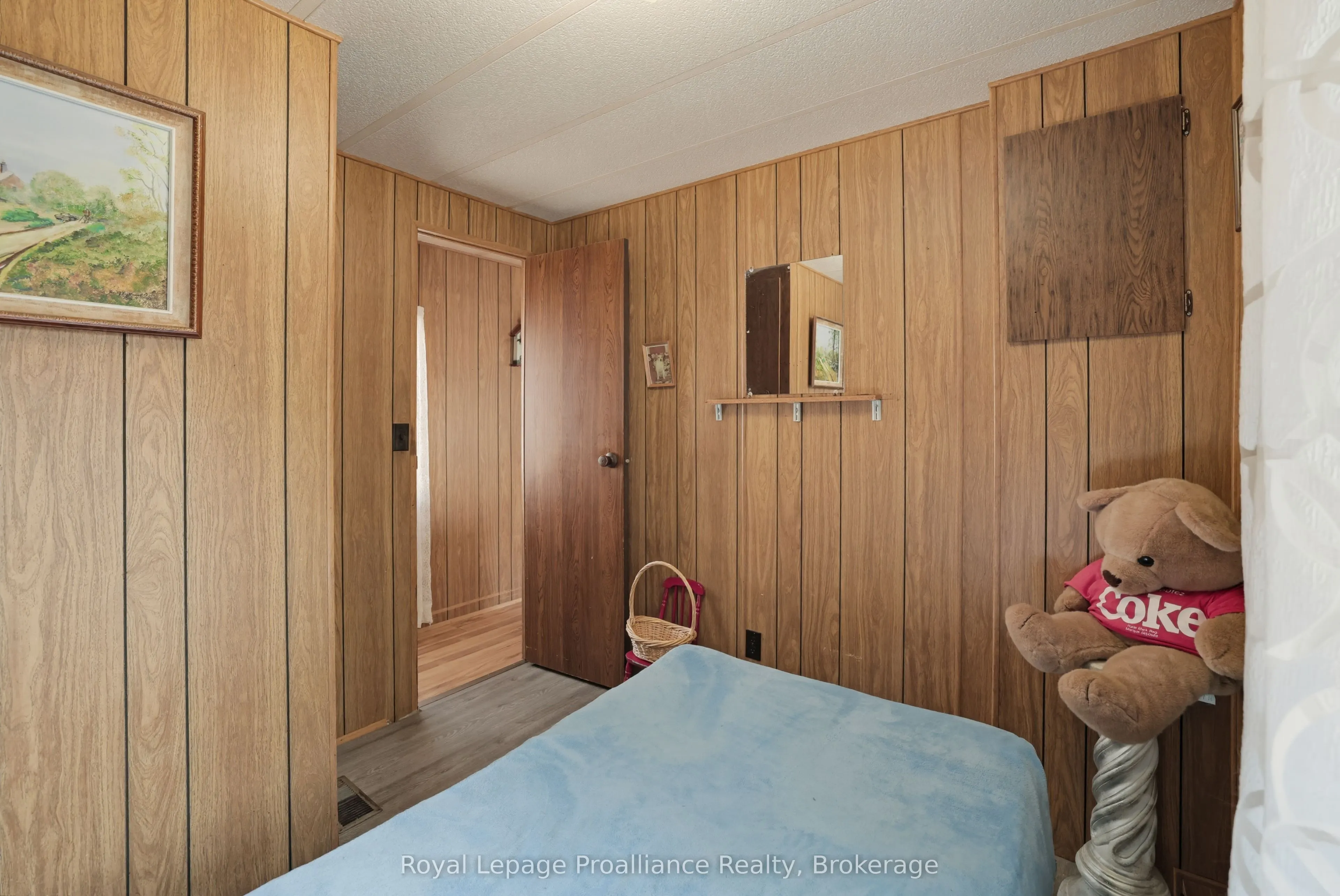 5 Kenneth Boulevard