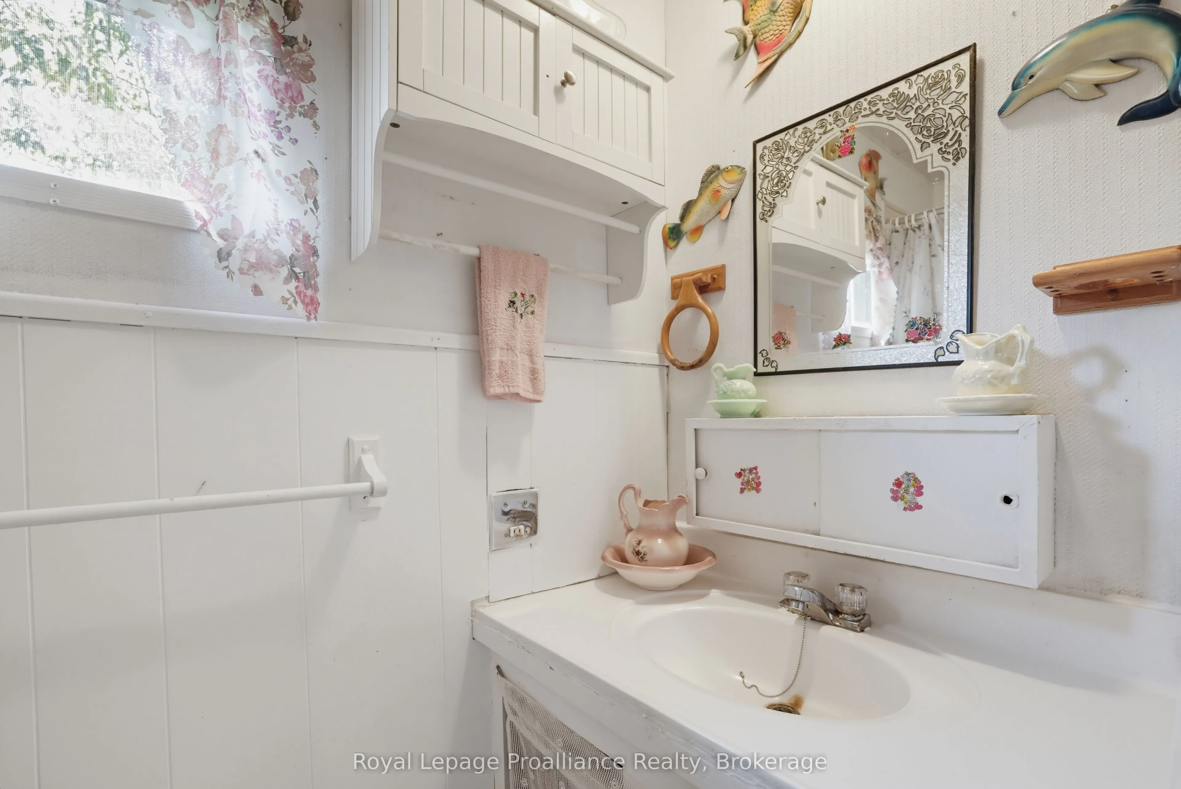5 Kenneth Boulevard