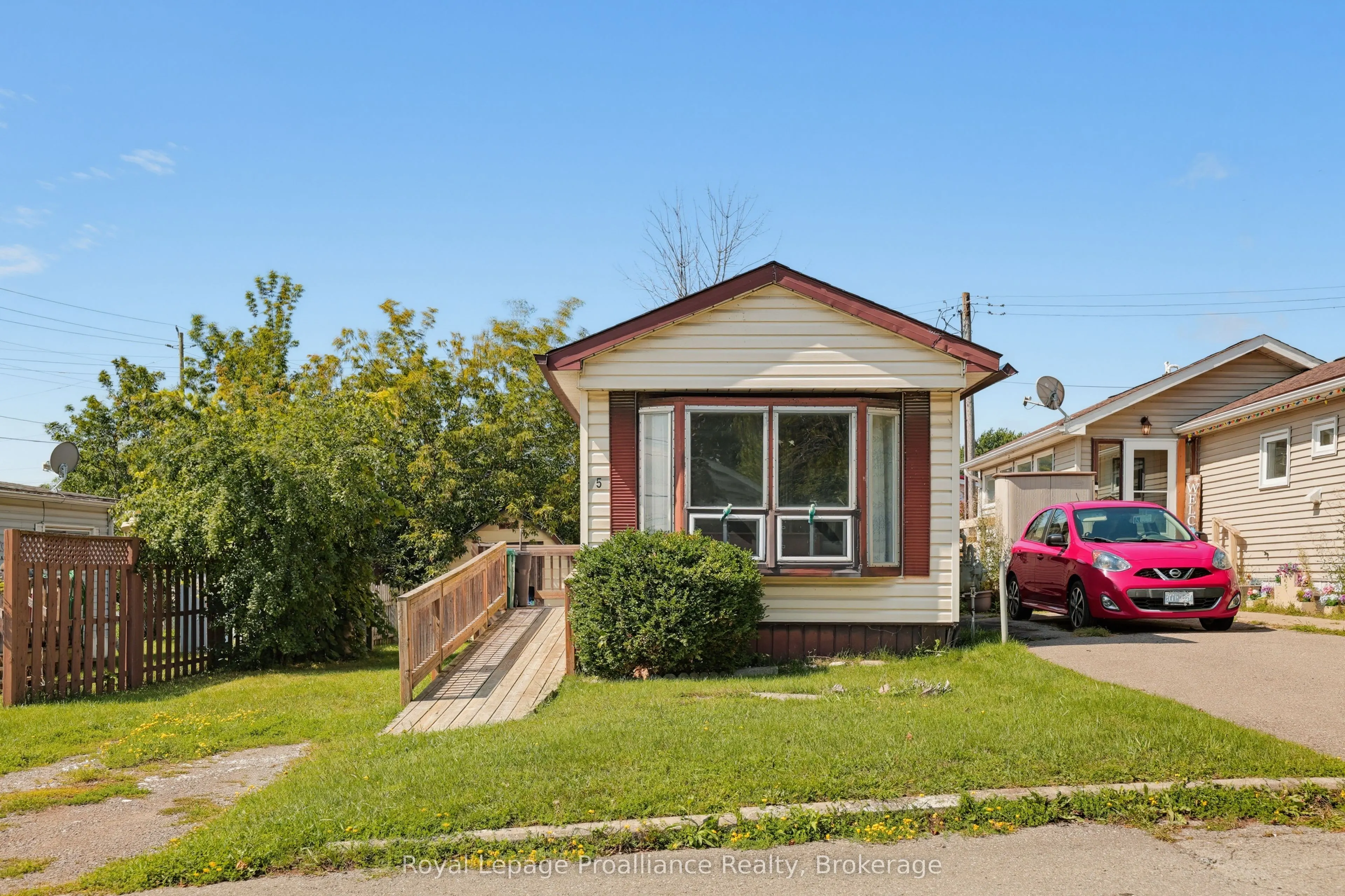 5 Kenneth Boulevard