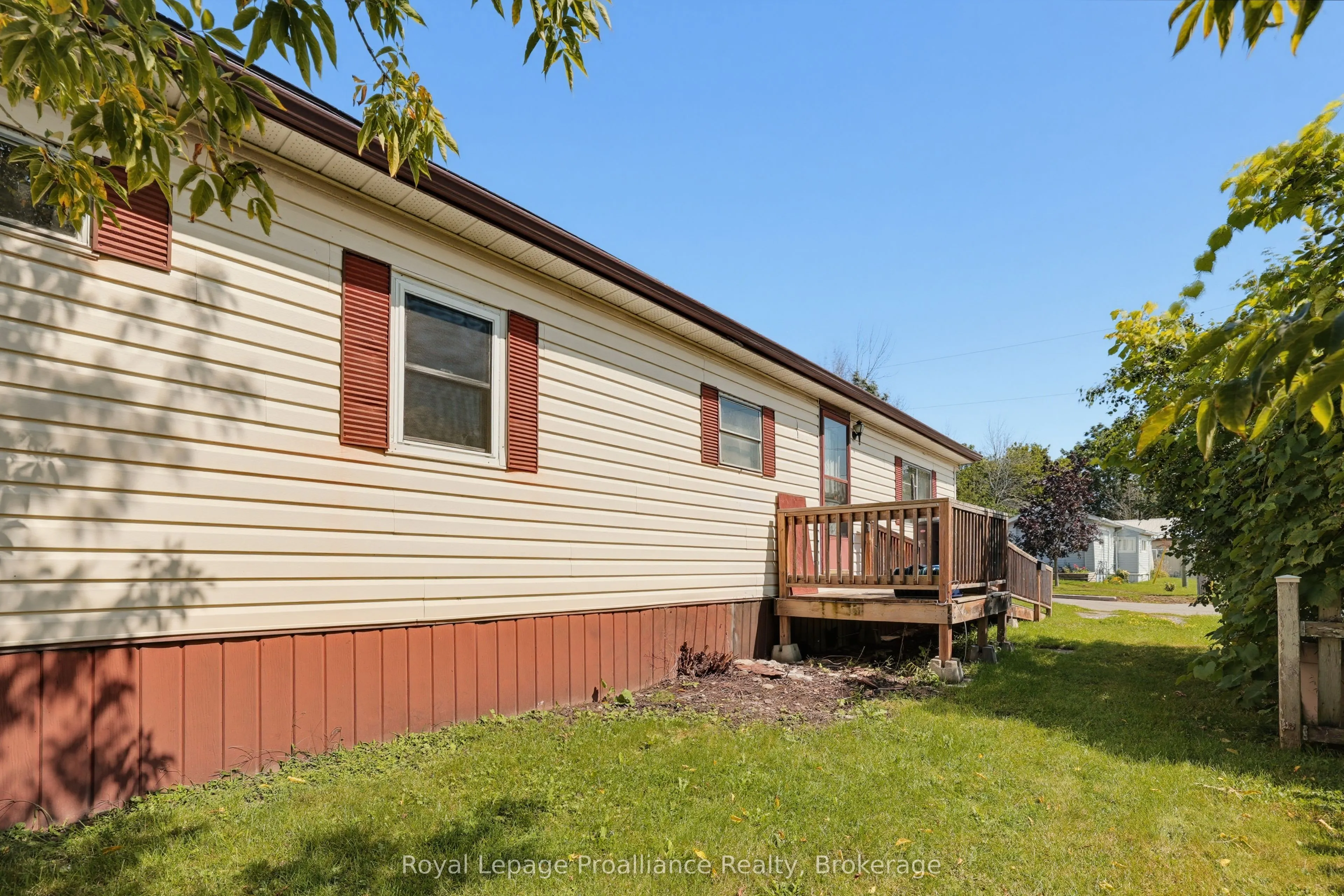 5 Kenneth Boulevard