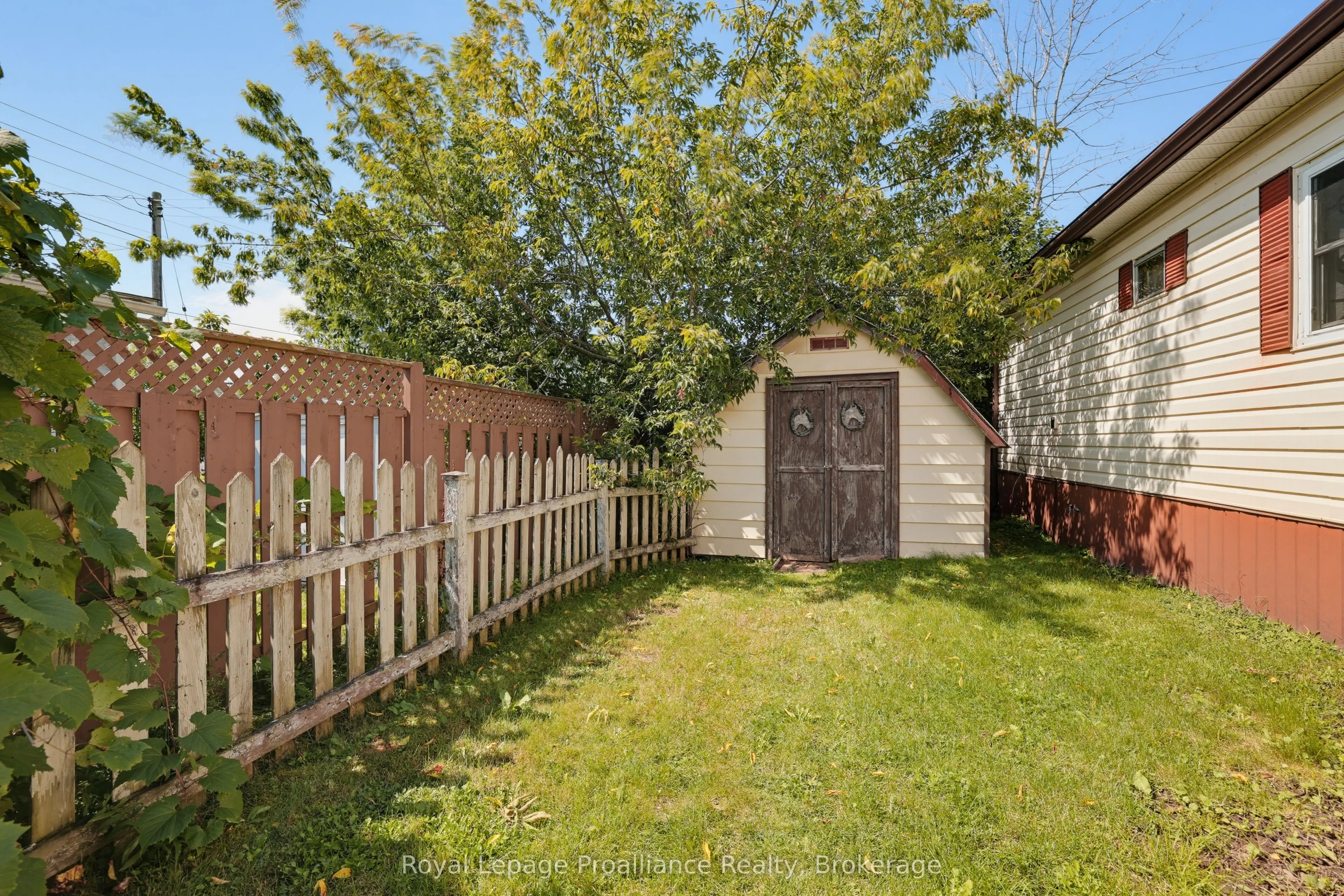 5 Kenneth Boulevard