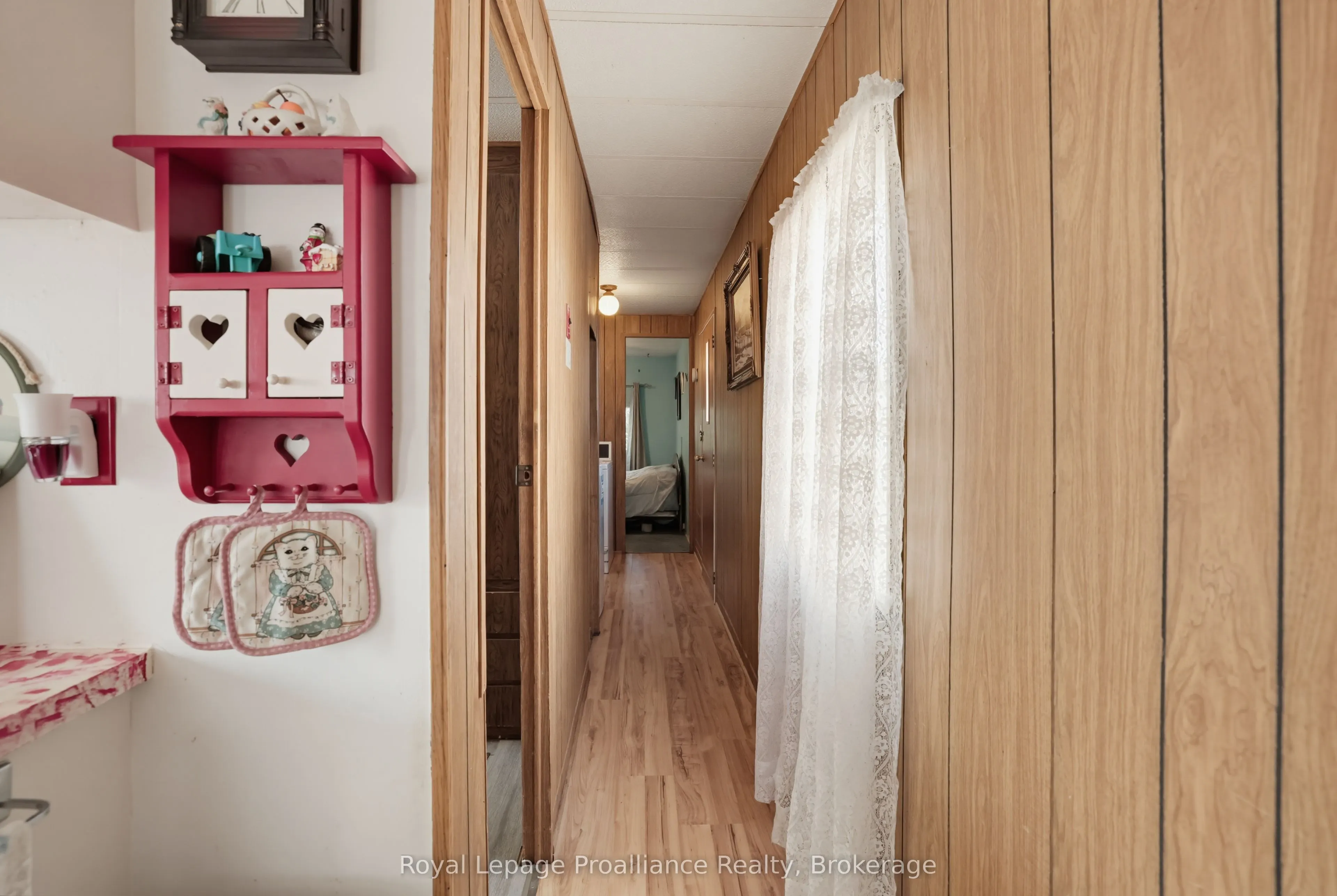 5 Kenneth Boulevard