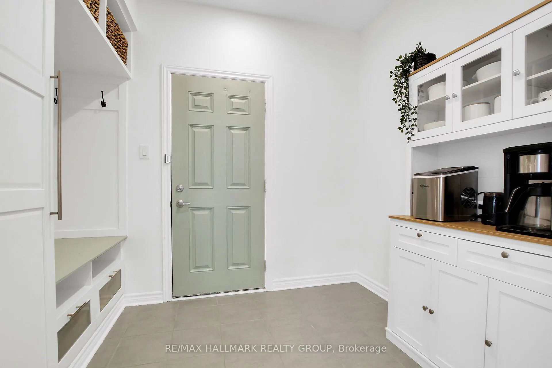 636 Eagle Crest Heights