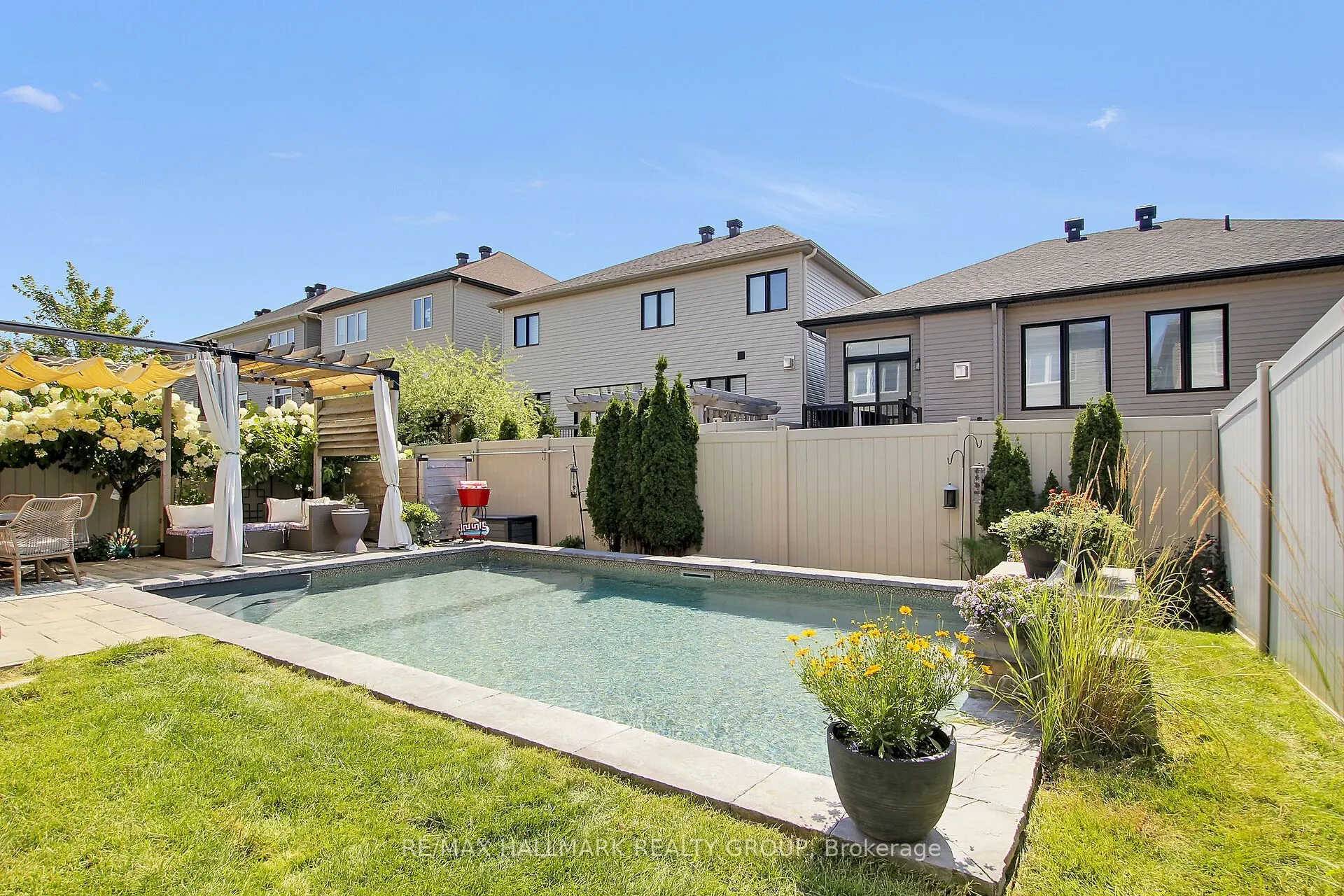 636 Eagle Crest Heights
