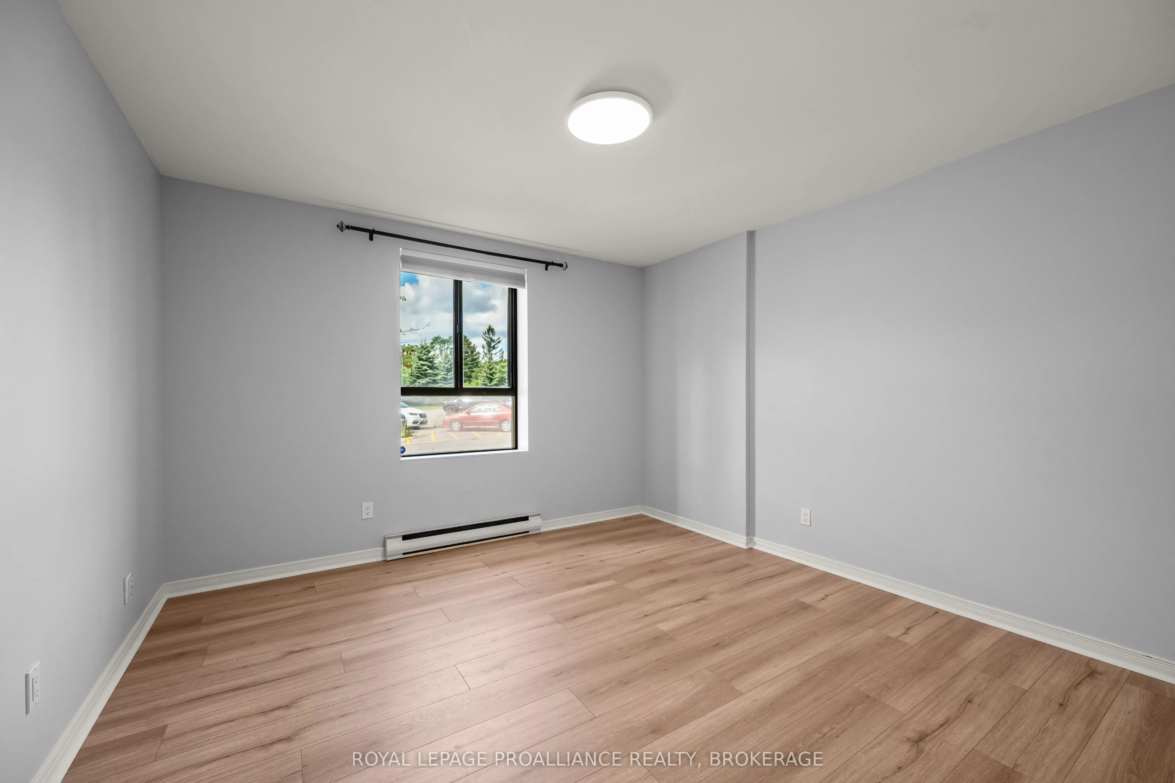 17 Eldon Hall Place #112