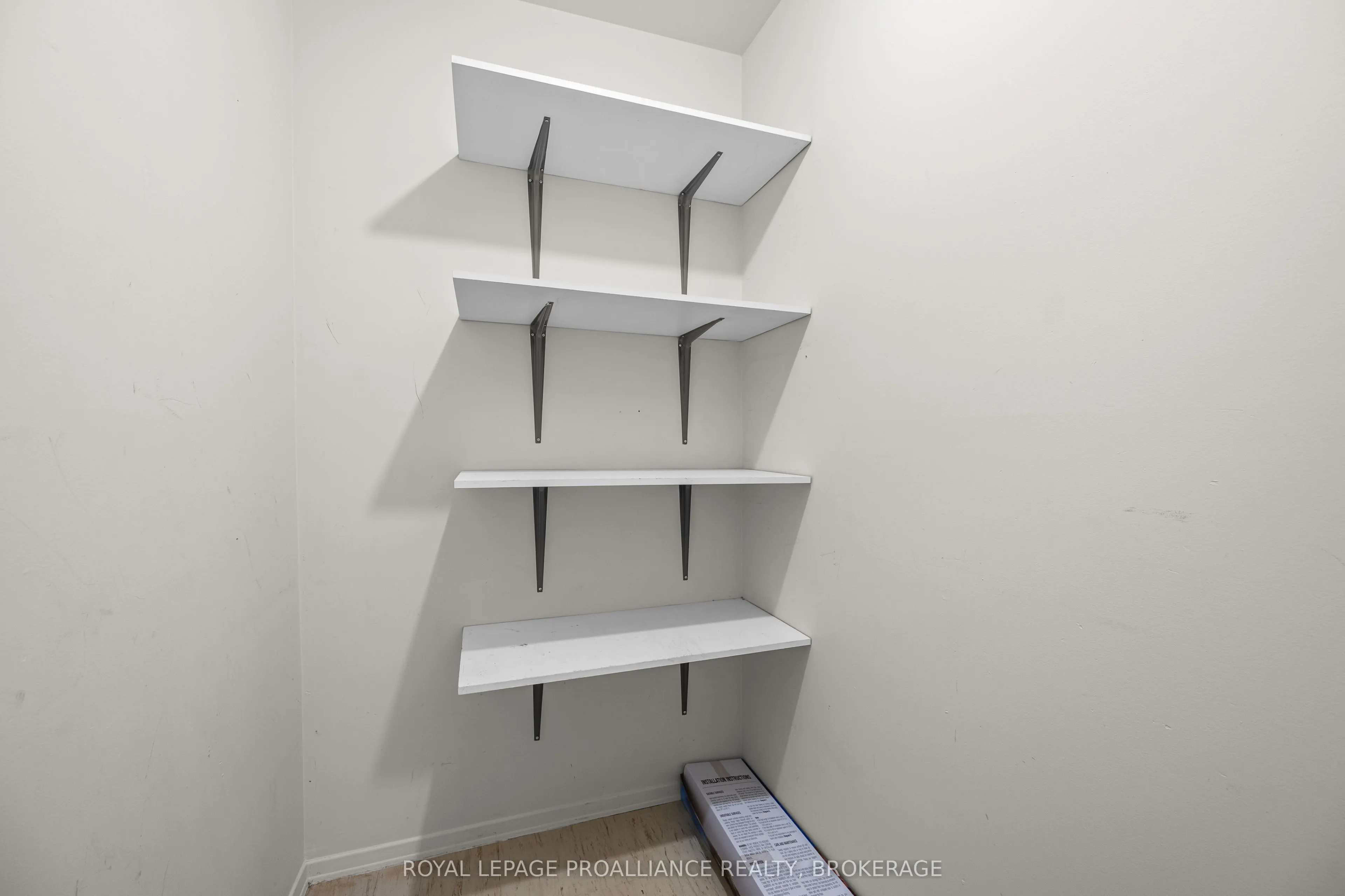 17 Eldon Hall Place #112