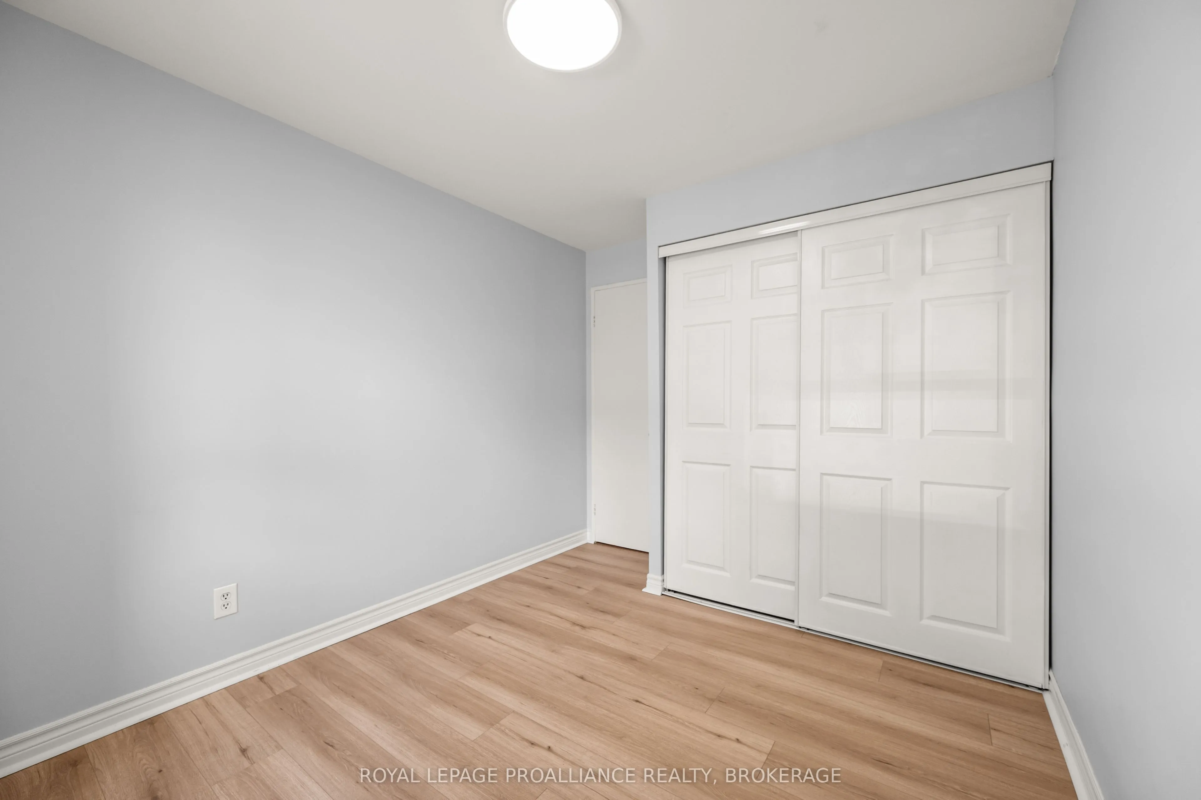17 Eldon Hall Place #112