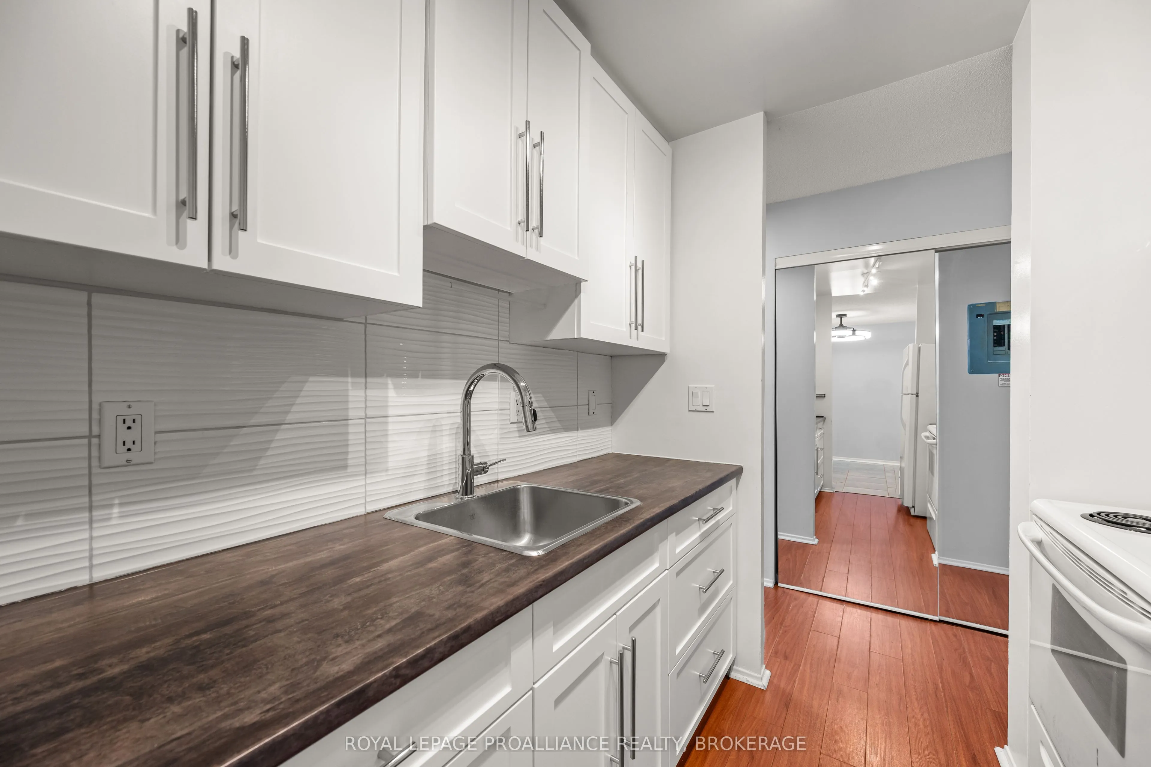17 Eldon Hall Place #112