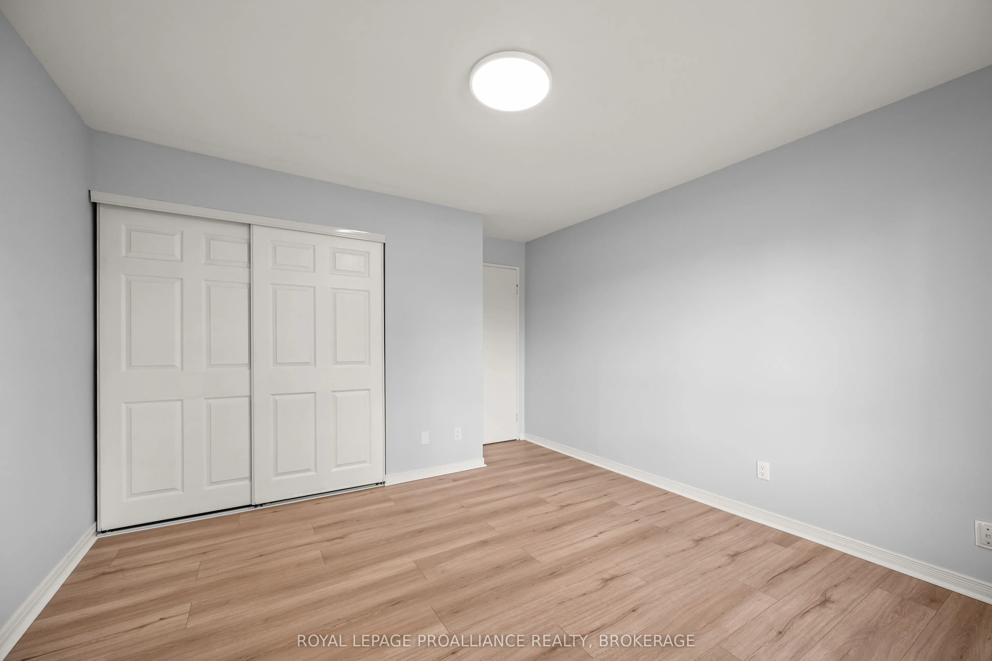 17 Eldon Hall Place #112