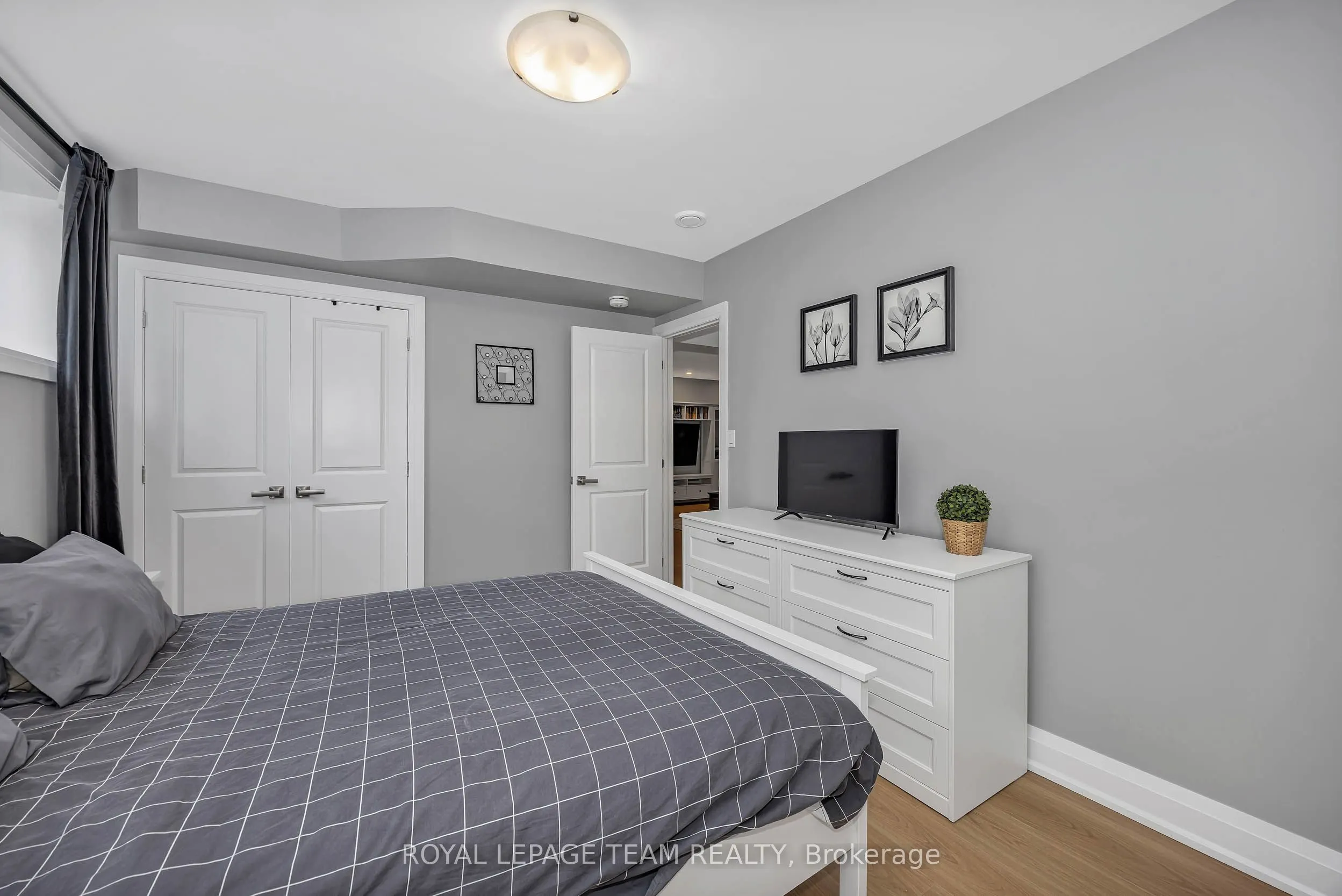 101 Stirling Crescent