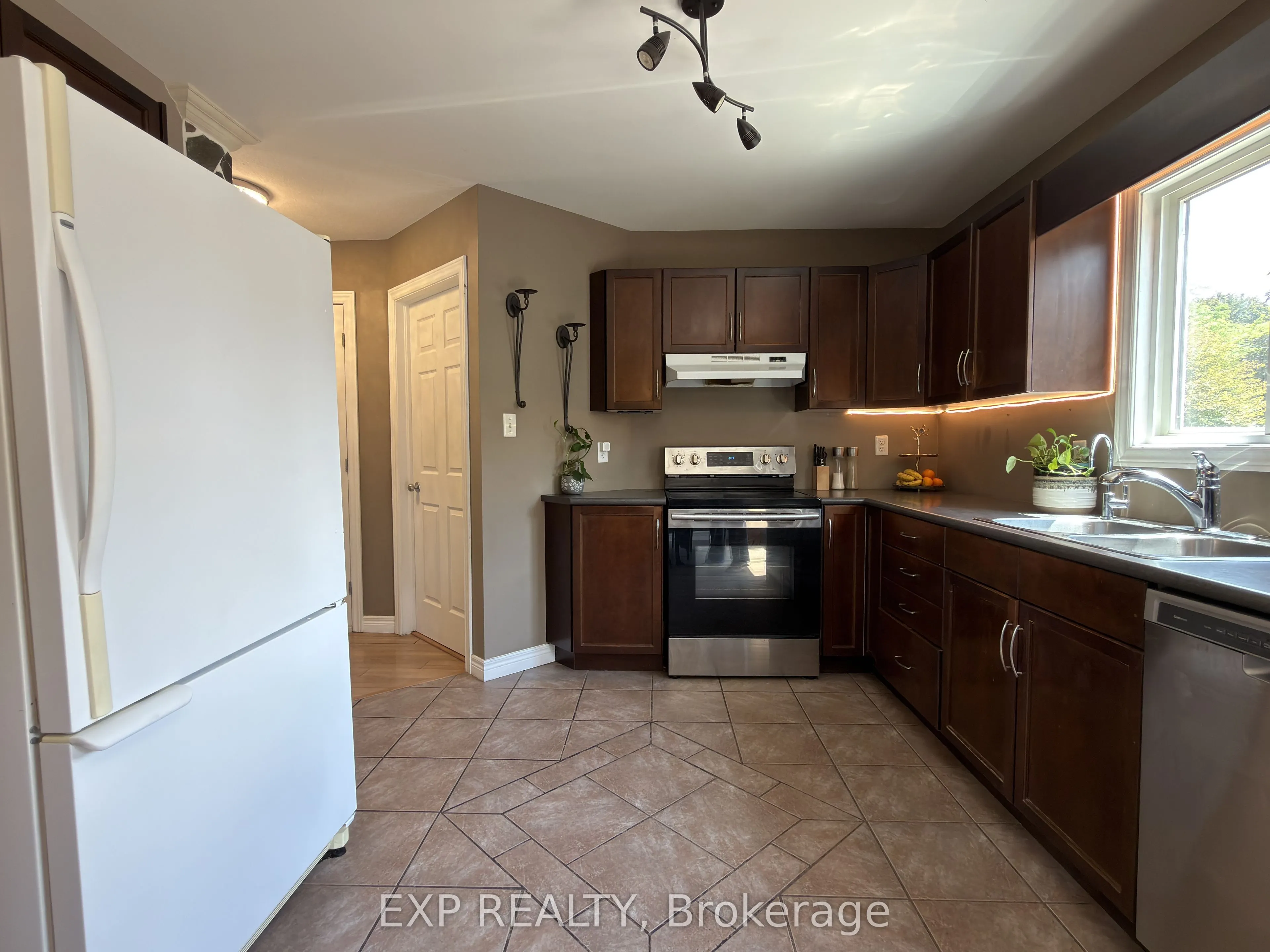 608 Highview Drive