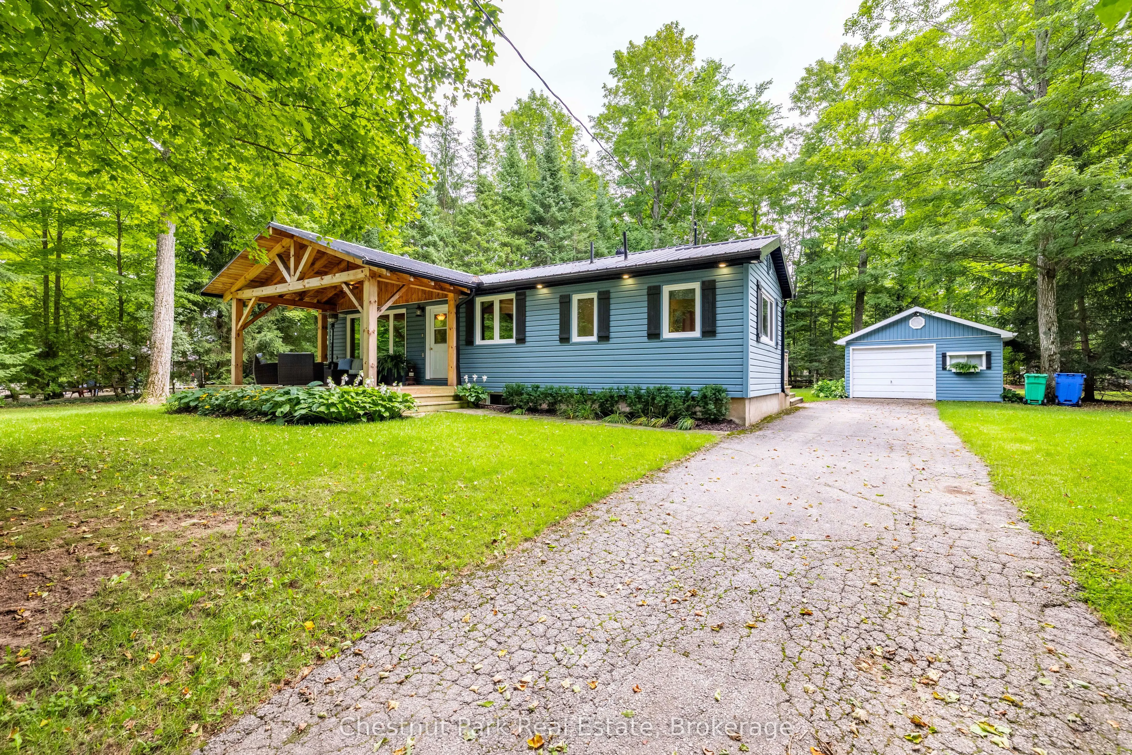 622454 Sideroad 7