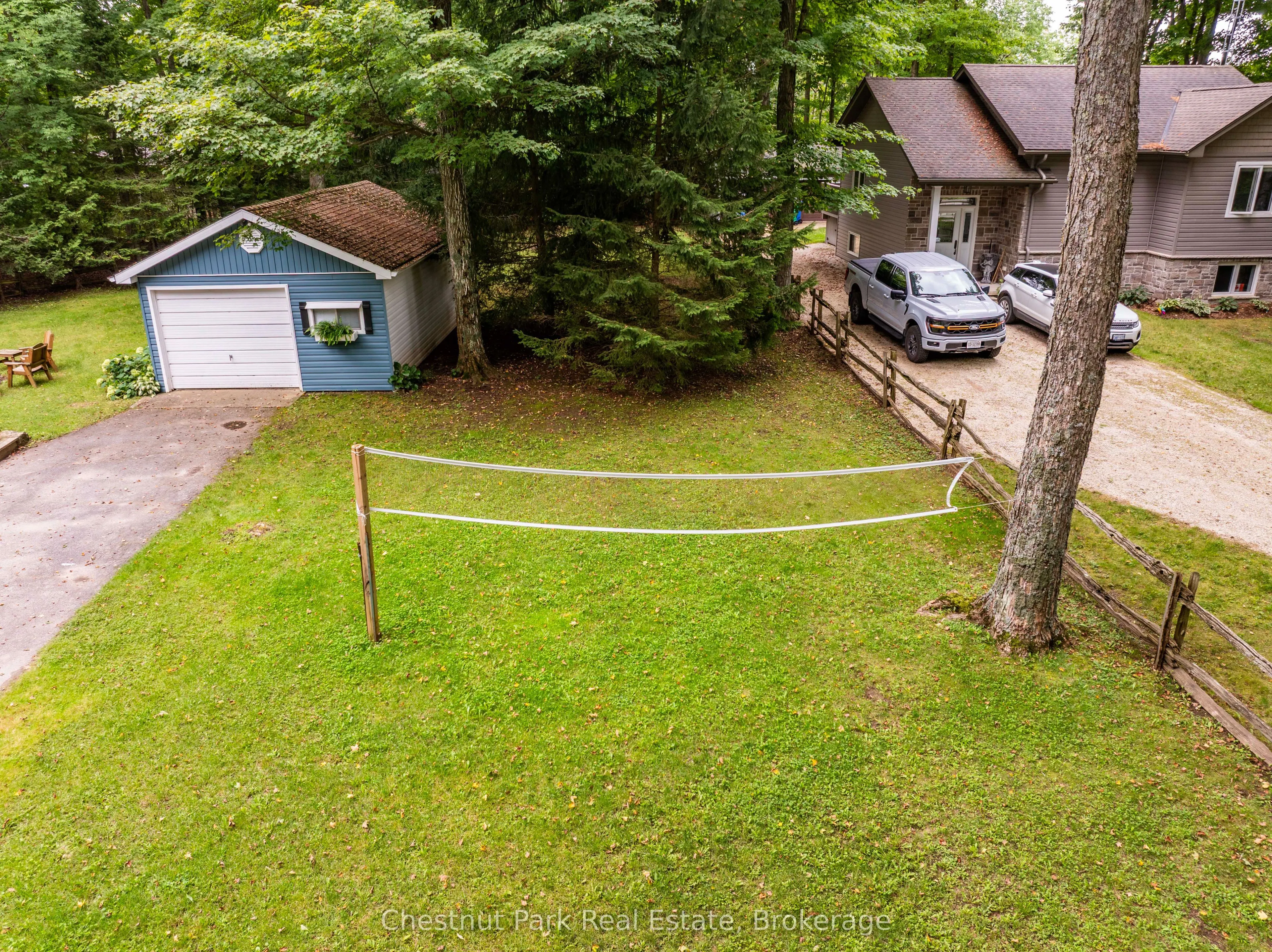 622454 Sideroad 7