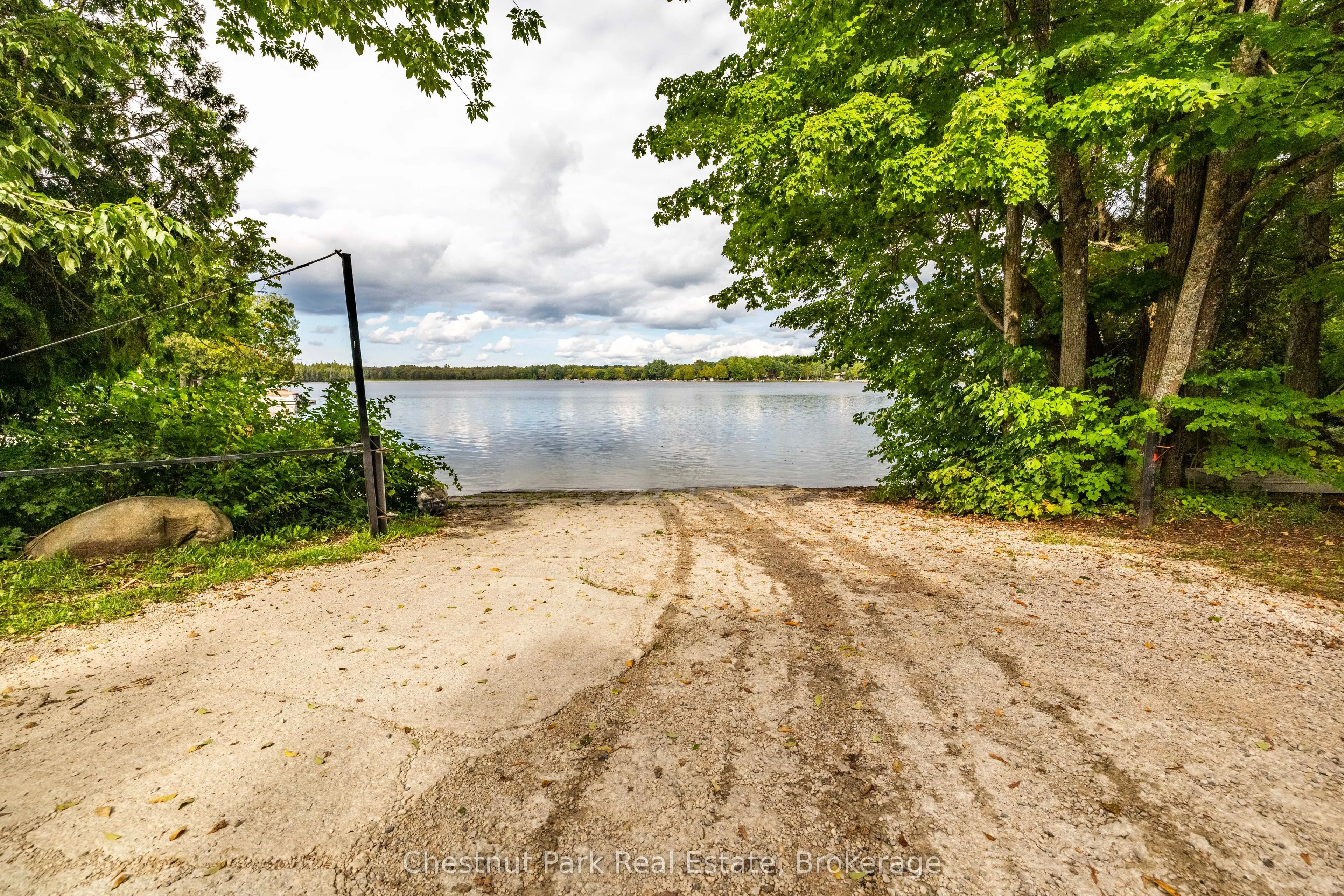 622454 Sideroad 7
