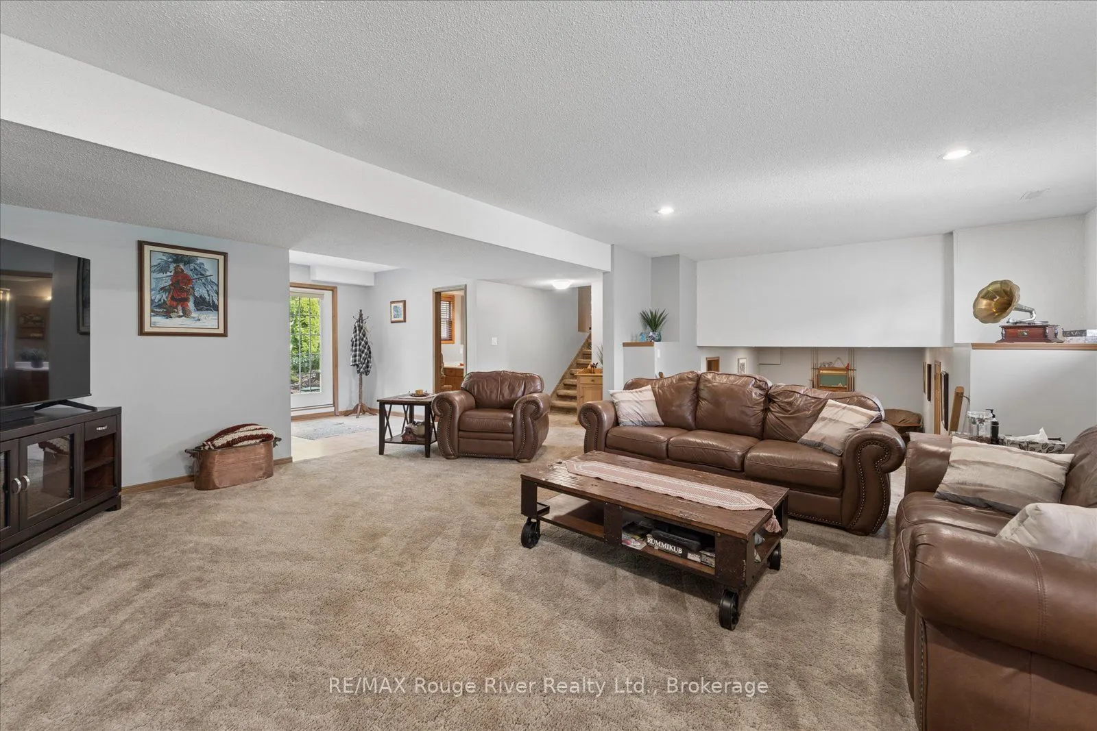 35 Royal Estate Drive