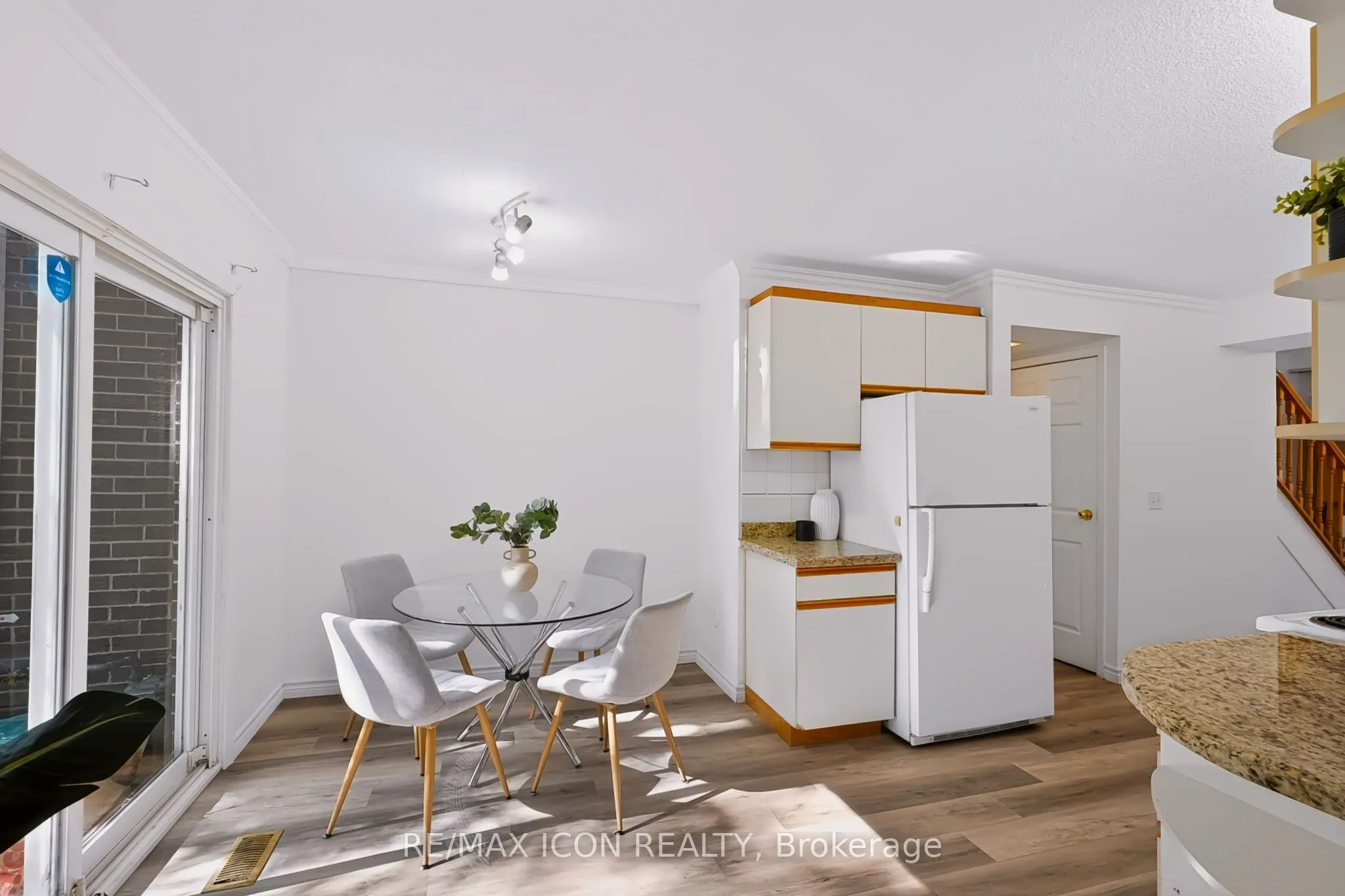 121 University Avenue E #102