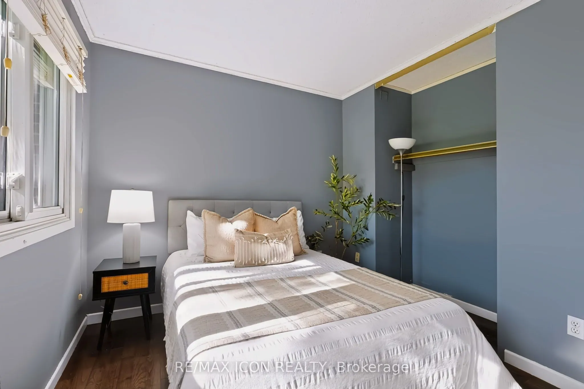 121 University Avenue E #102