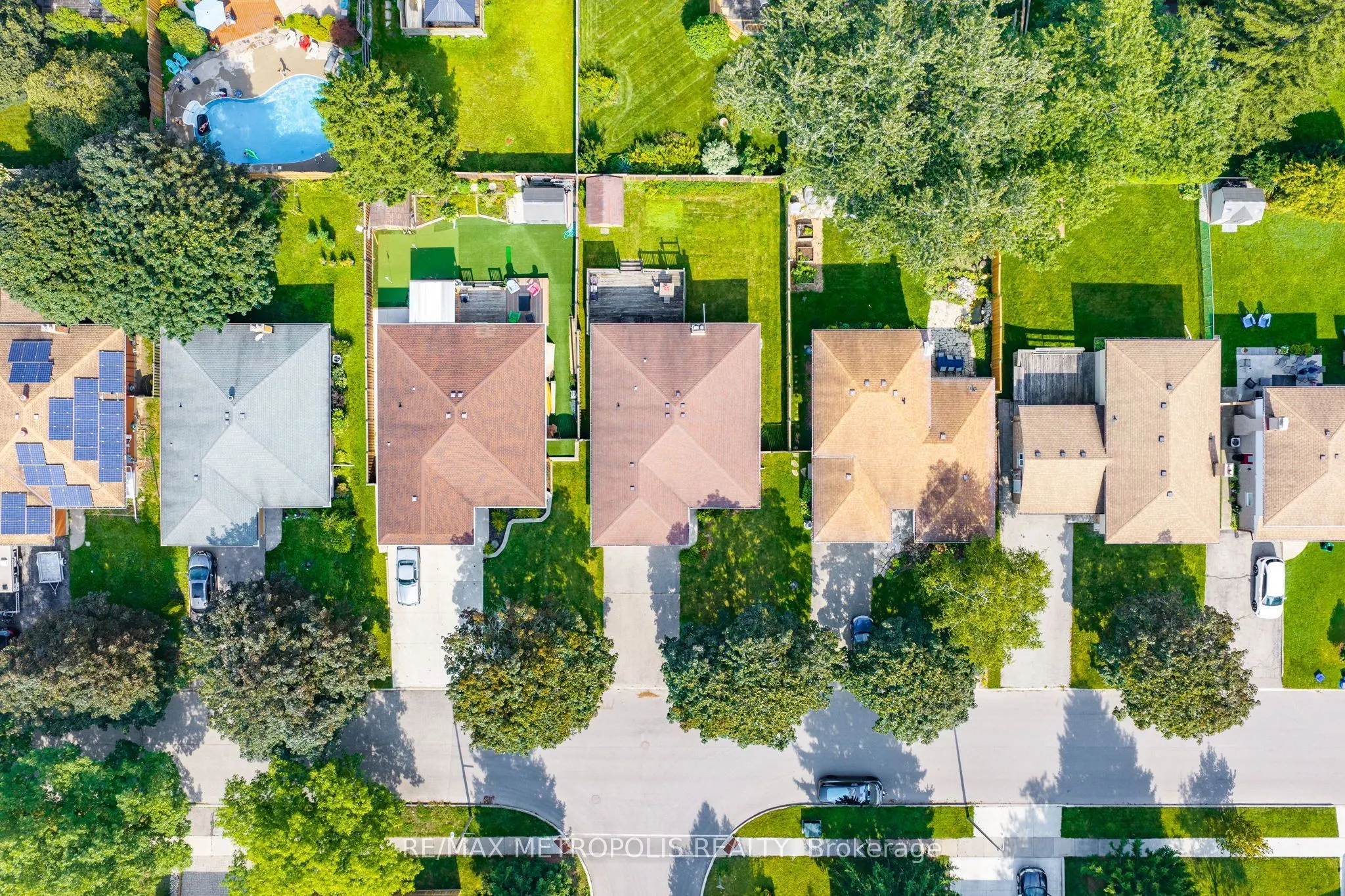 598 Black Oak Crescent