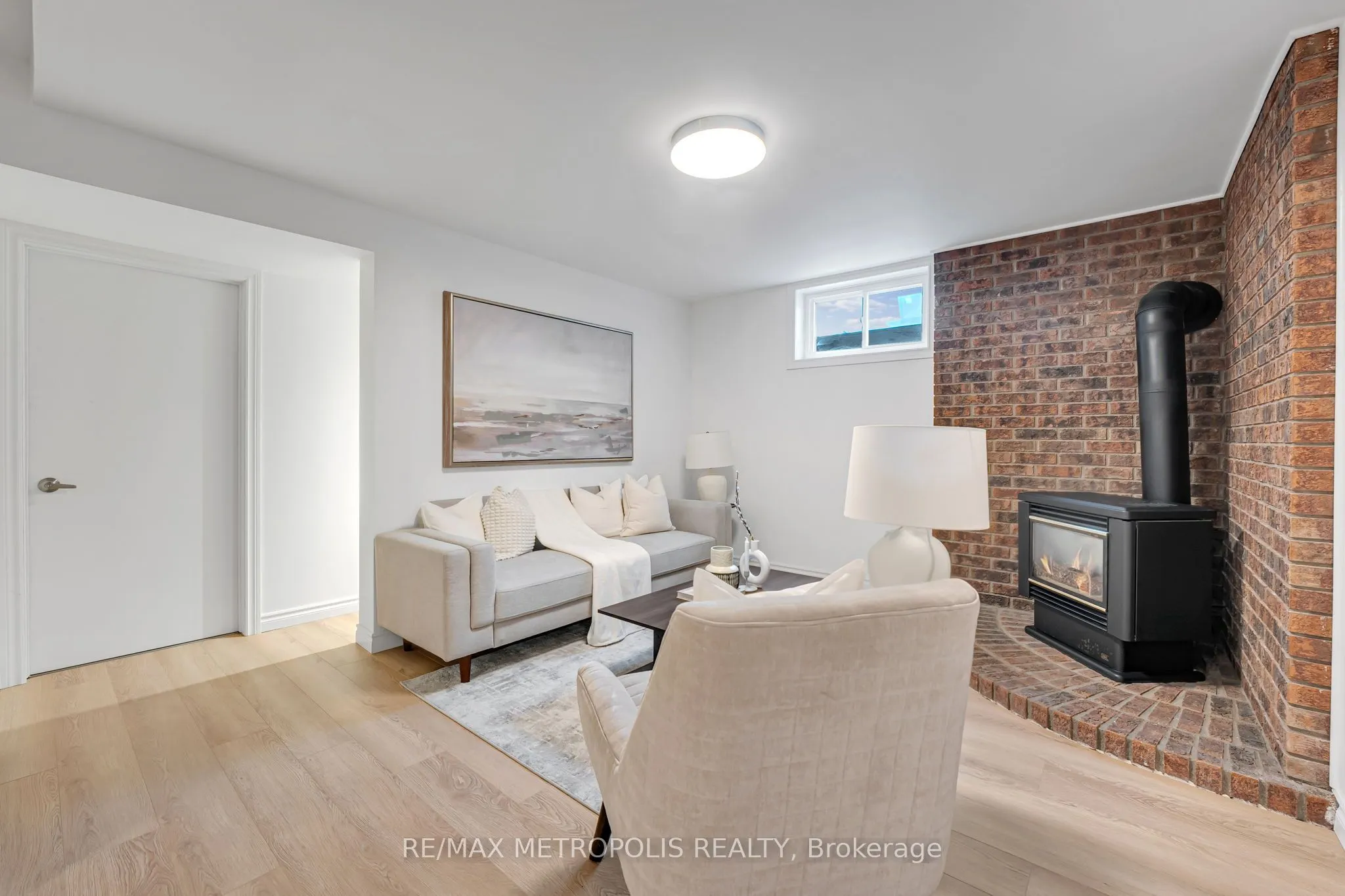 598 Black Oak Crescent