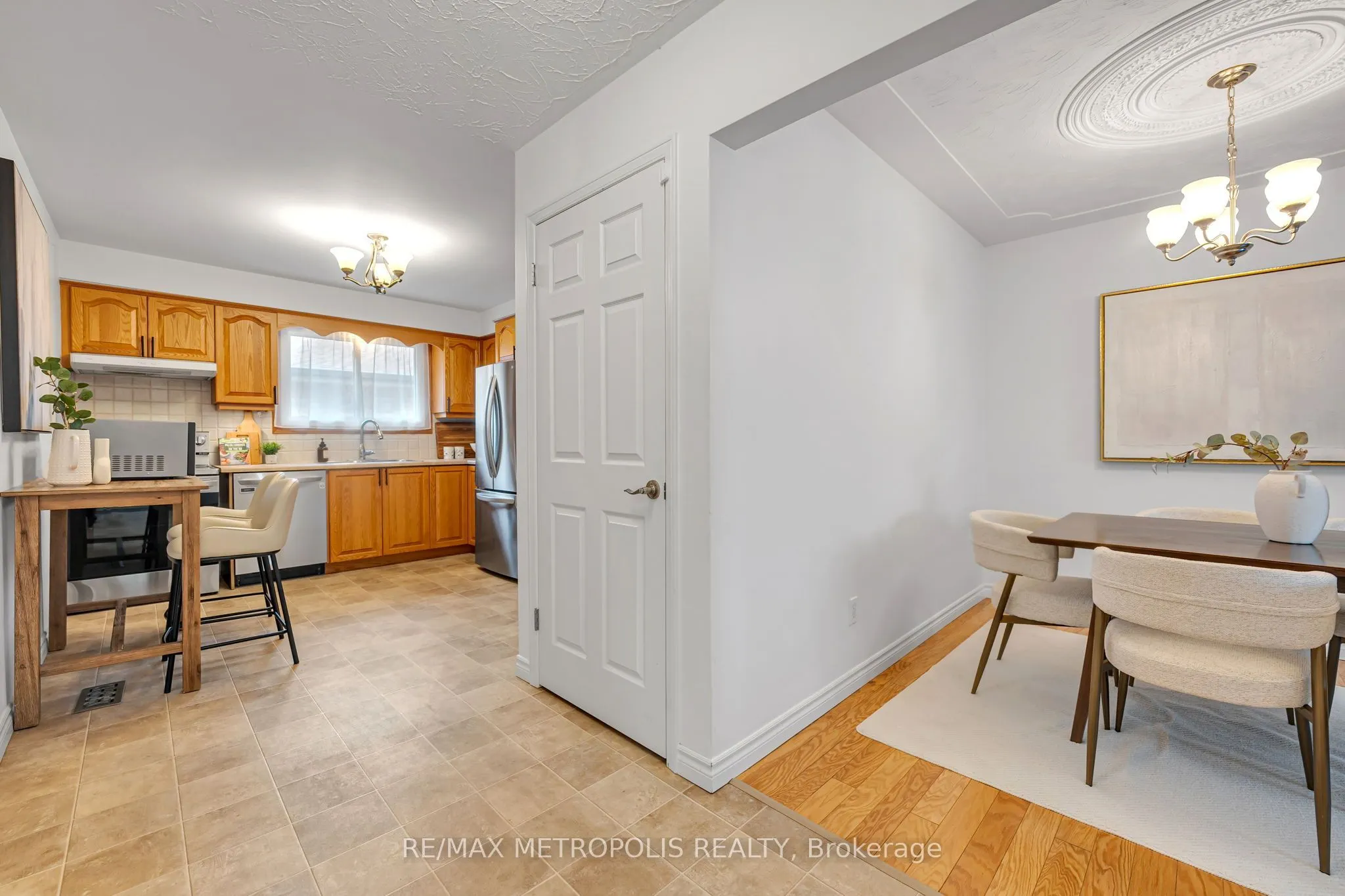 598 Black Oak Crescent