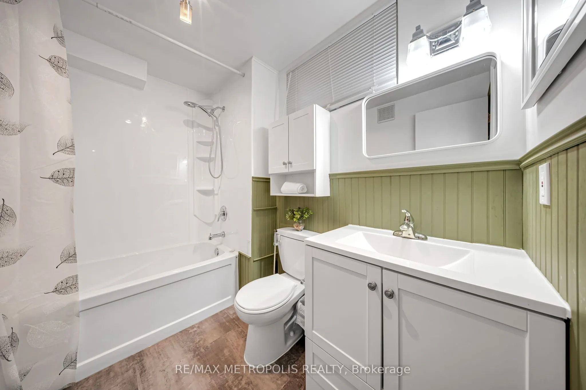 598 Black Oak Crescent