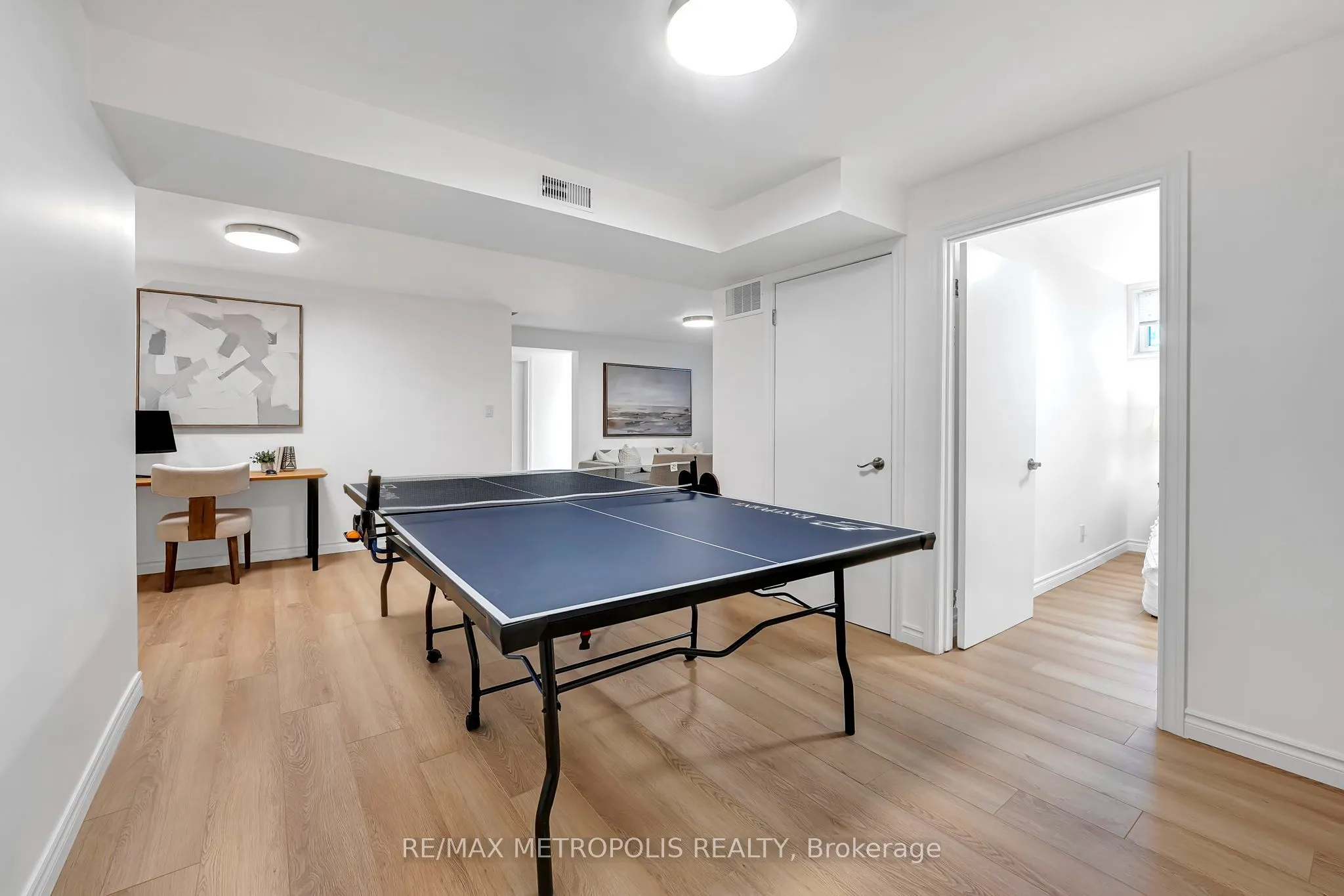 598 Black Oak Crescent