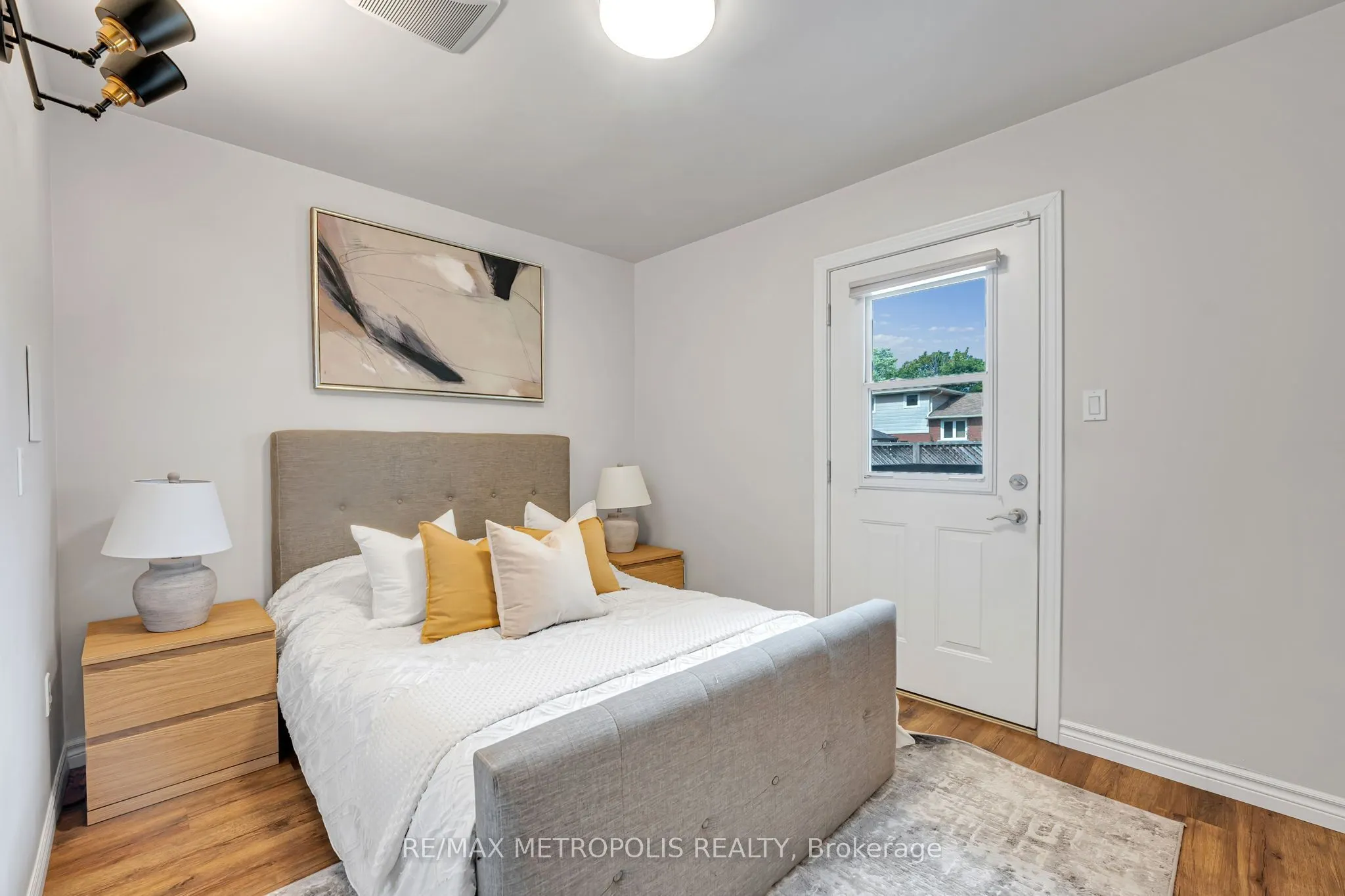 598 Black Oak Crescent