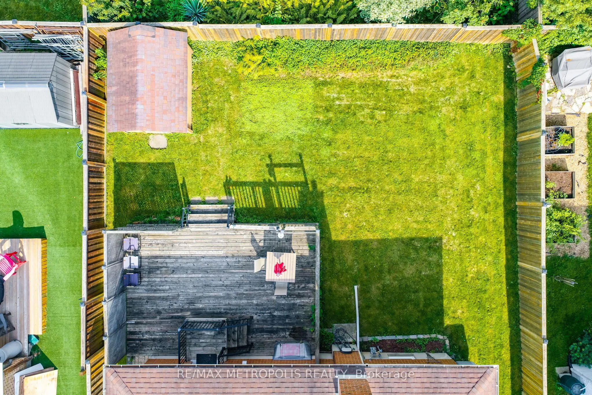 598 Black Oak Crescent
