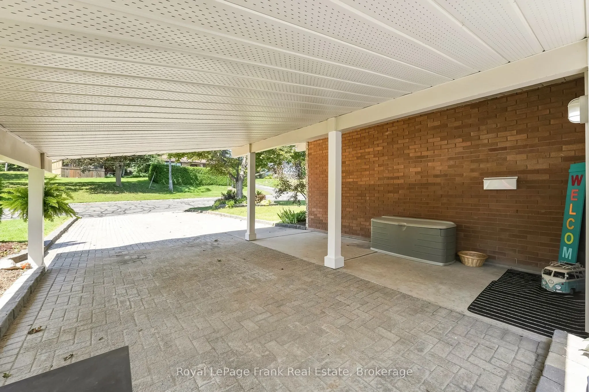 2 Crestwood Avenue