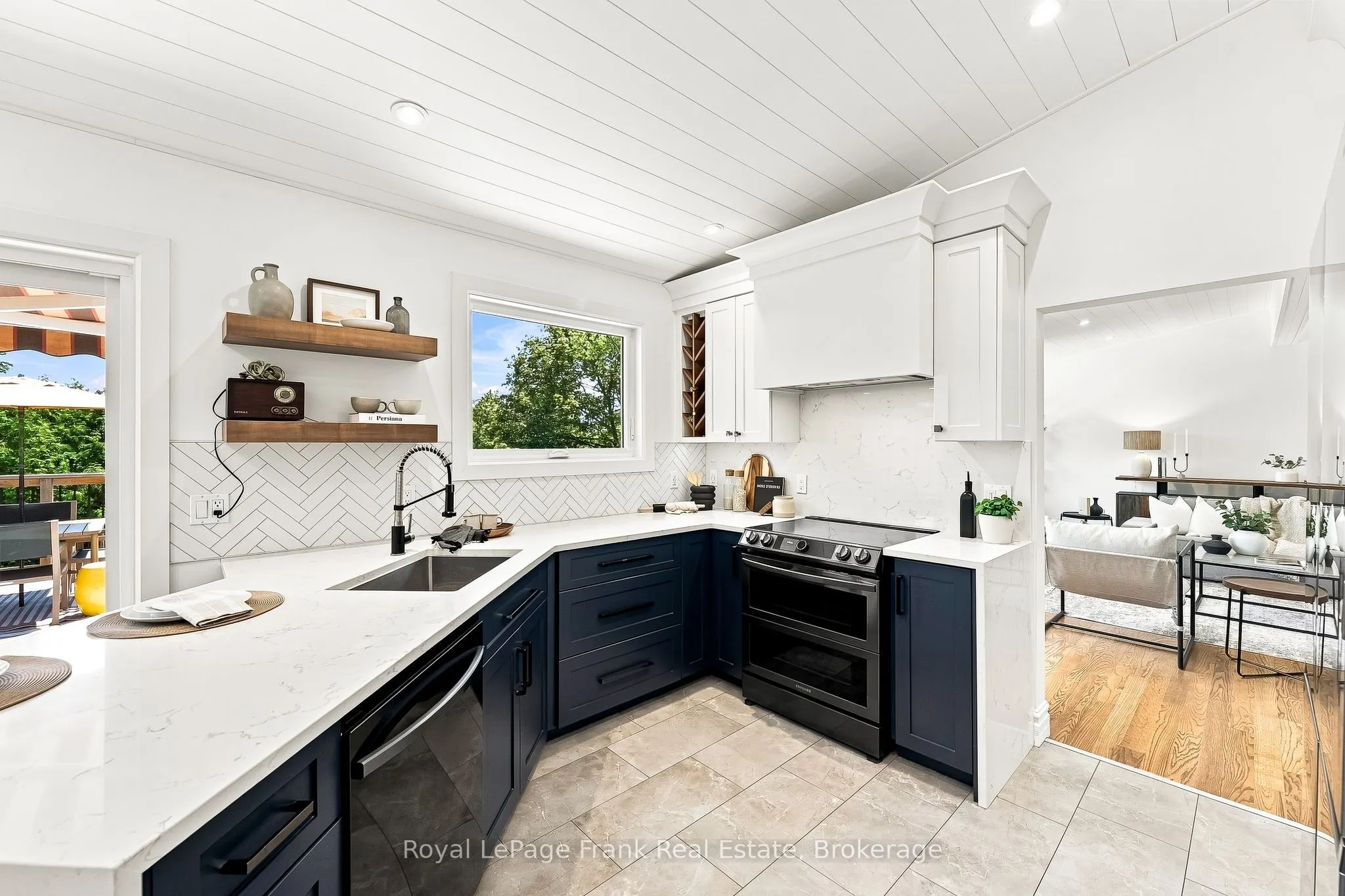2 Crestwood Avenue