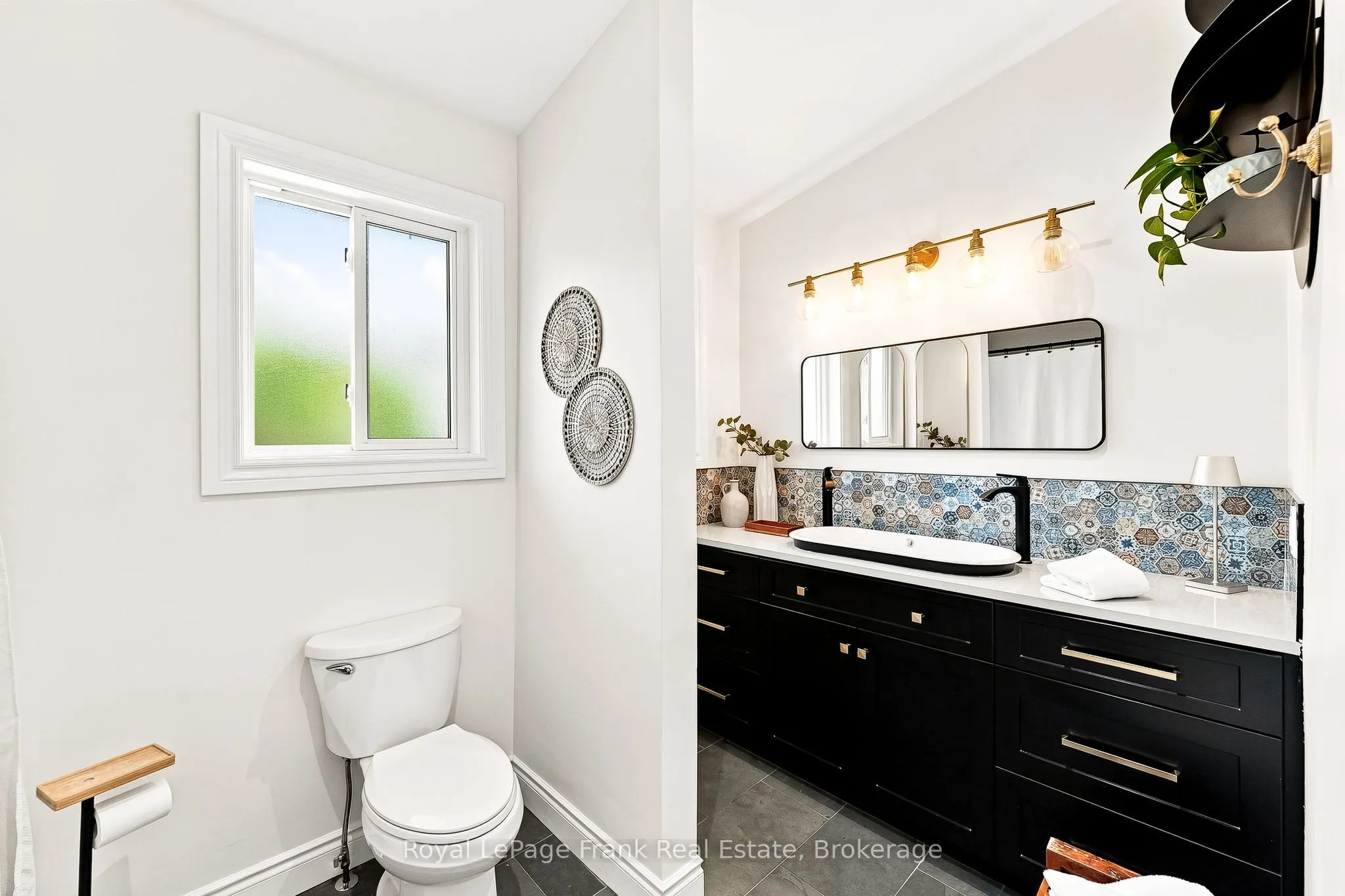 2 Crestwood Avenue