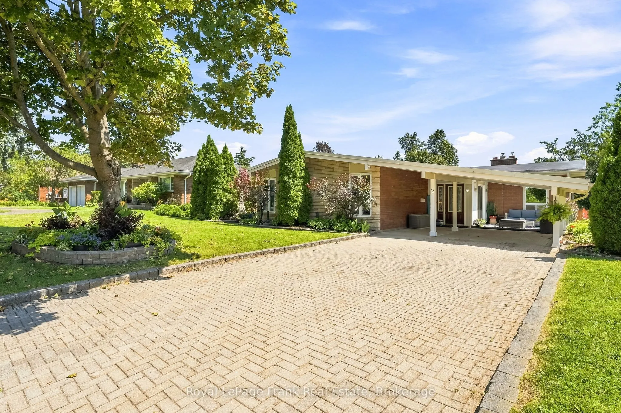 2 Crestwood Avenue