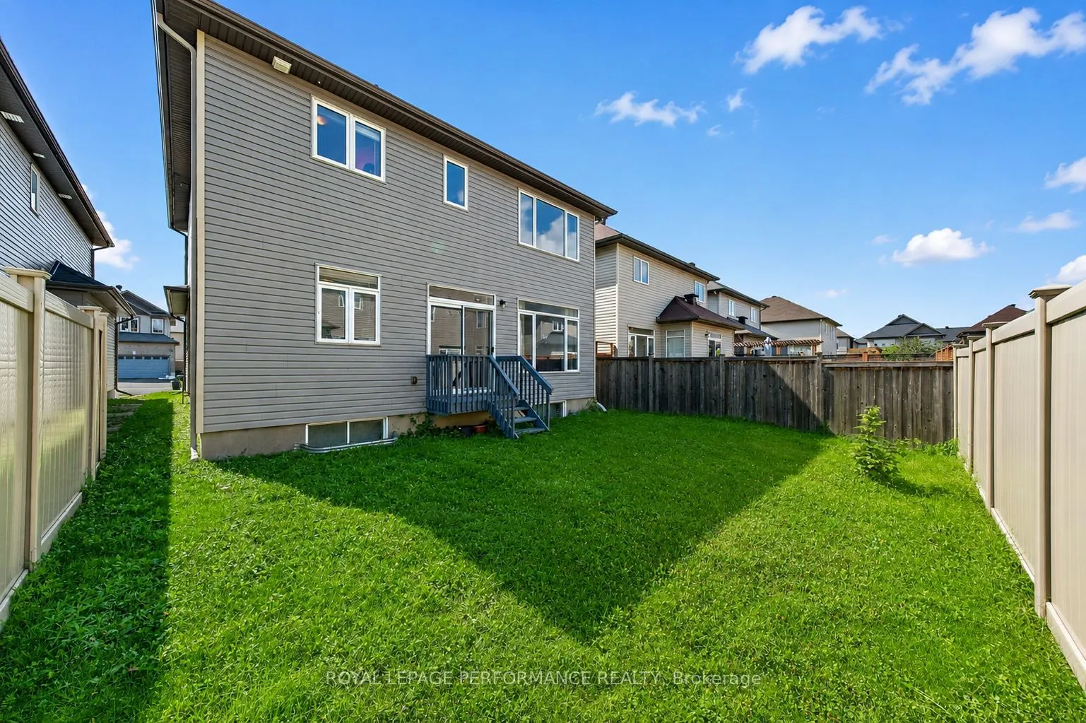 207 Dave Smith Crescent