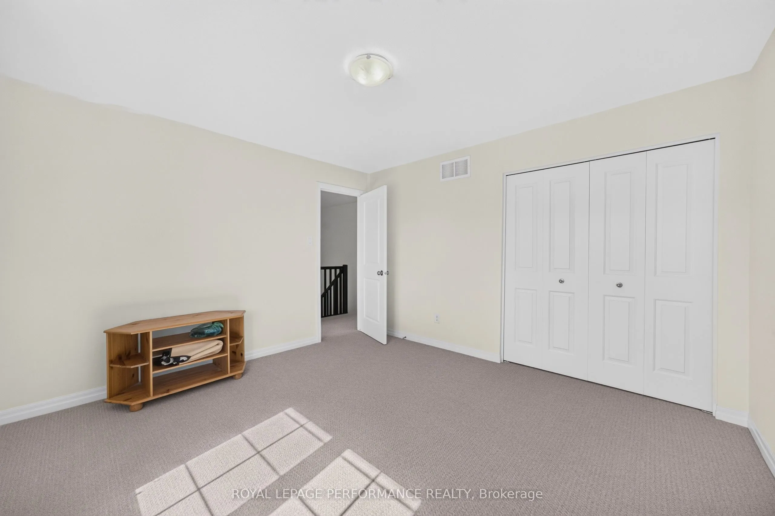 207 Dave Smith Crescent