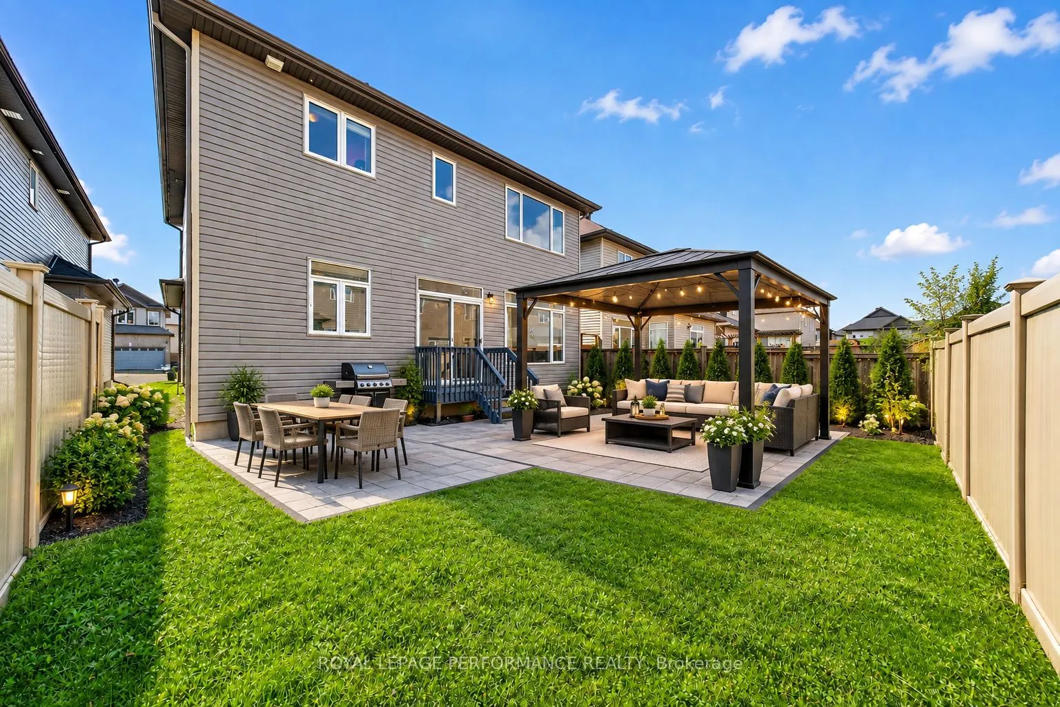 207 Dave Smith Crescent