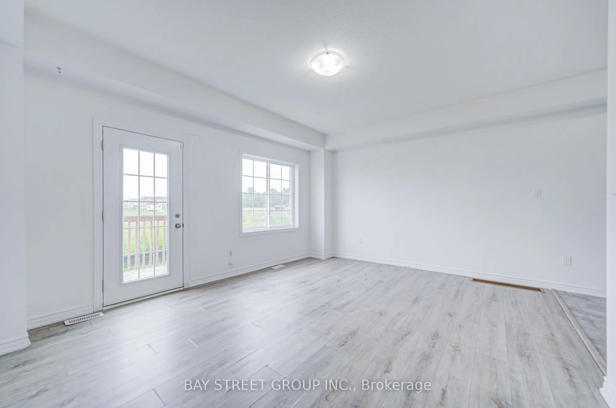10 Elsegood Drive
