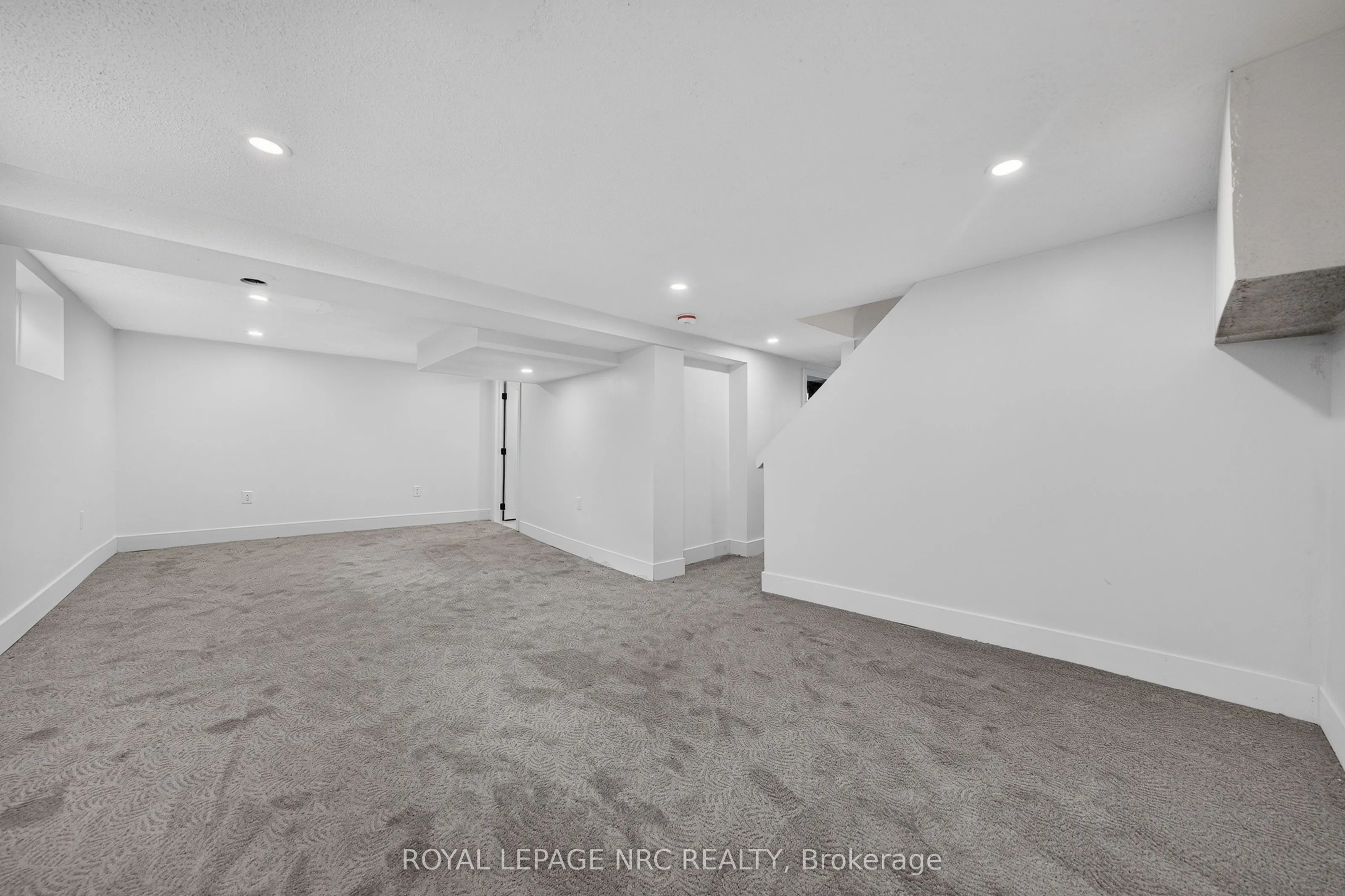 12 Admiral Road