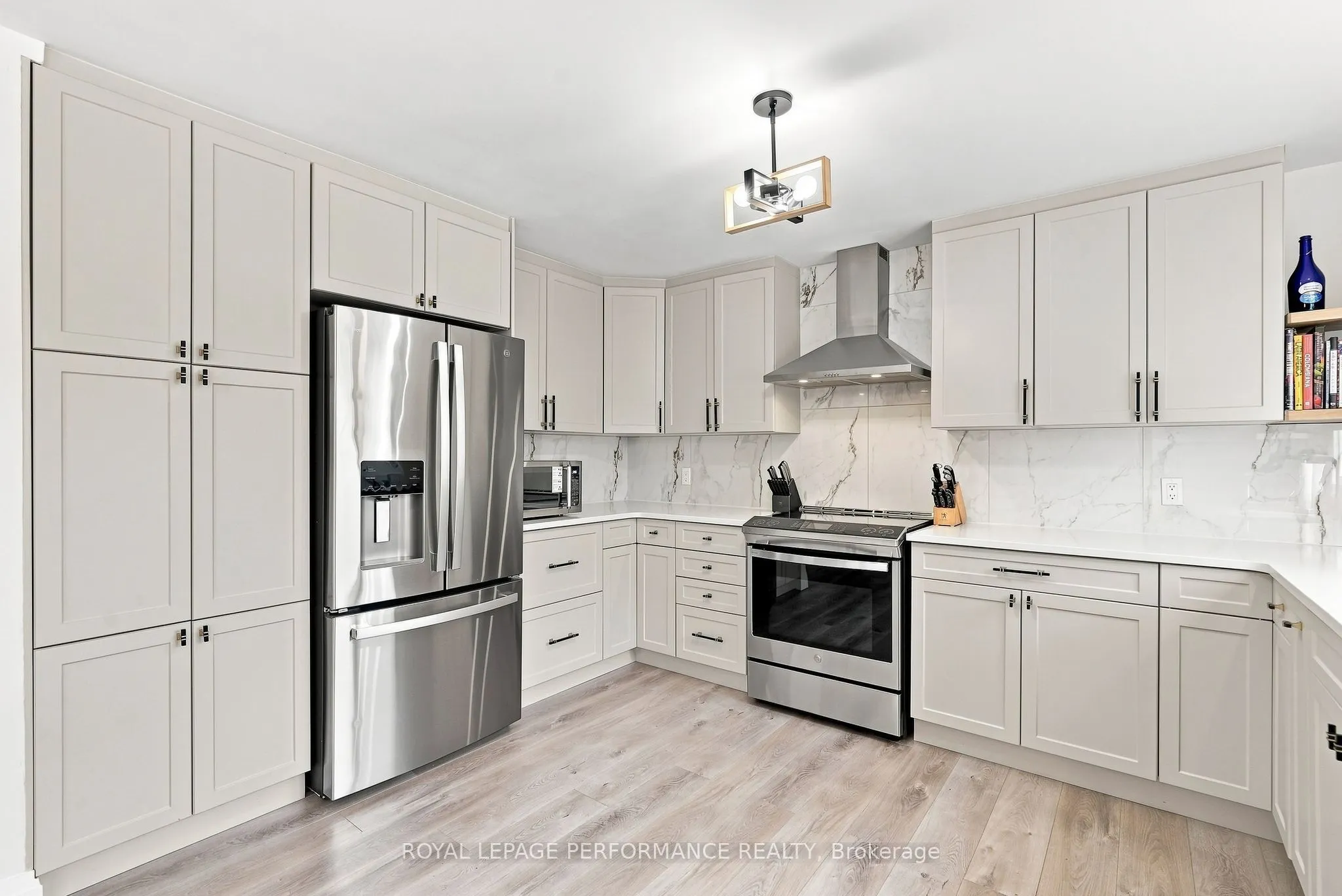 1992 Summerfields Crescent #30