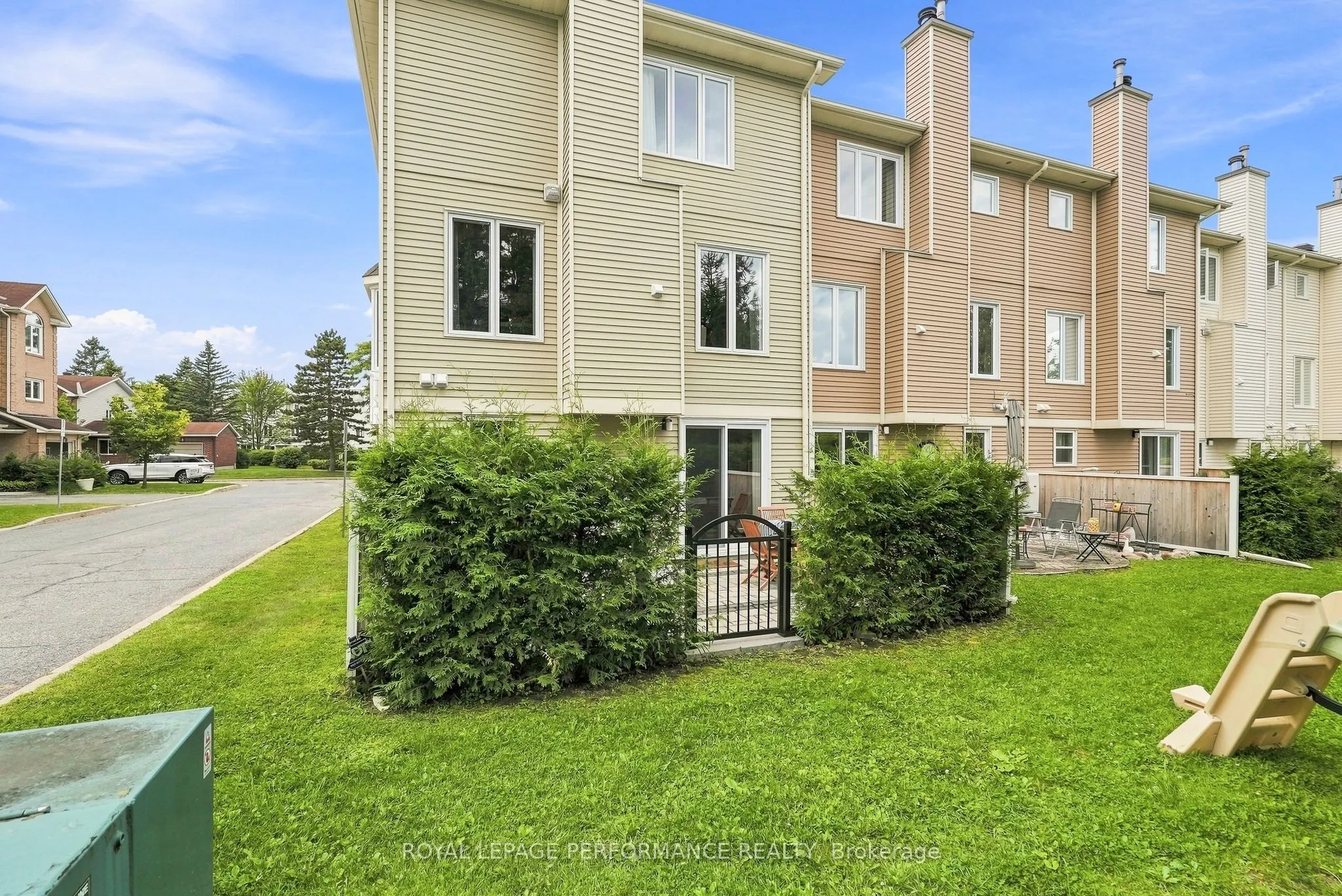 1992 Summerfields Crescent #30
