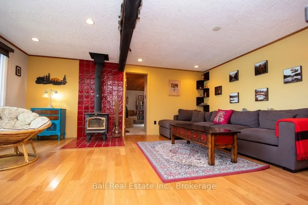 3272 Buckhorn Lane N
